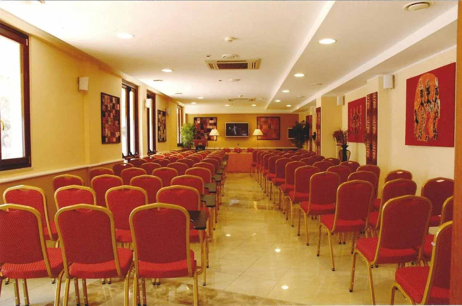 Business facilities in Hotel Ara Solis