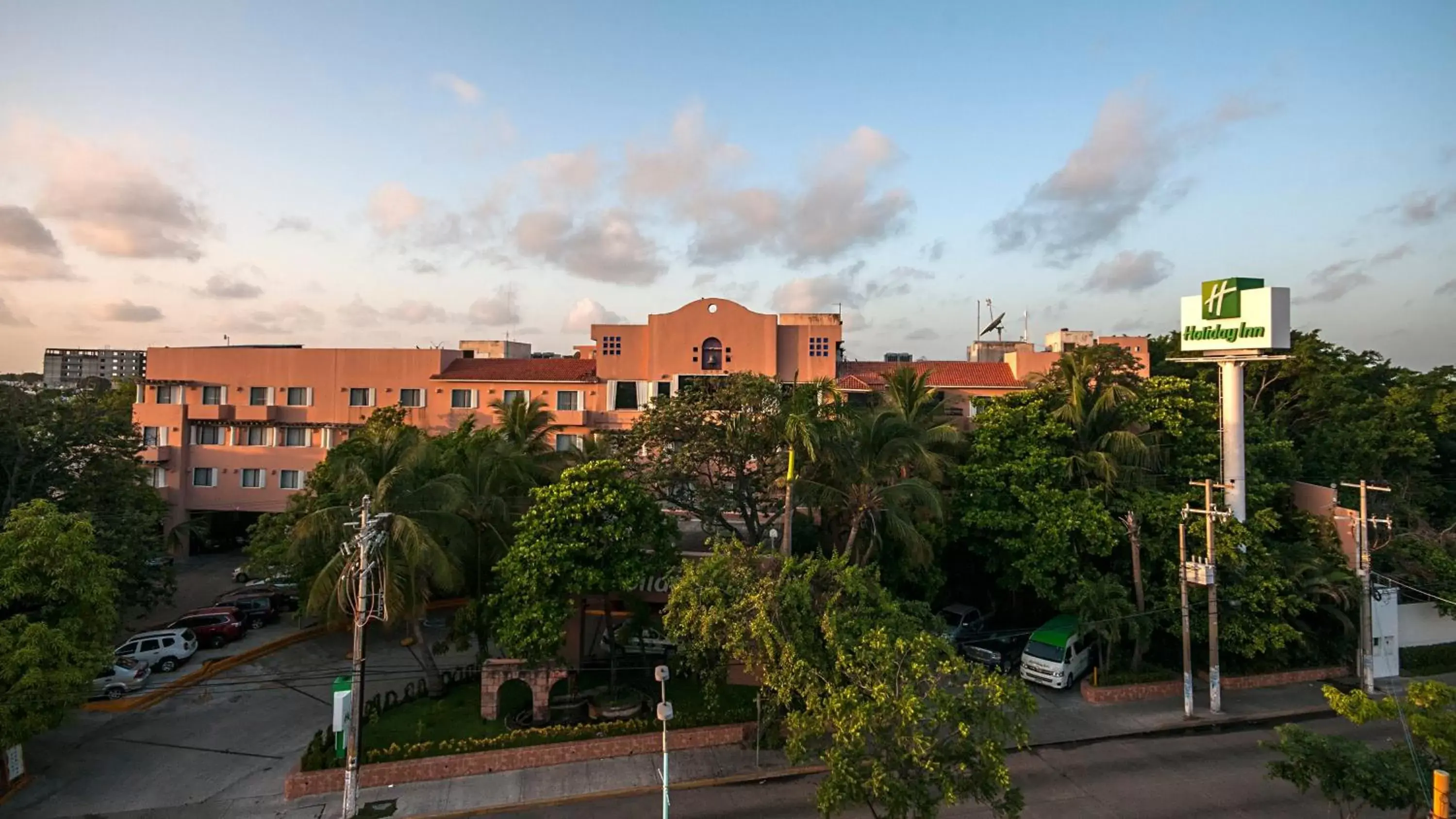 Property building in Holiday Inn Ciudad Del Carmen, an IHG Hotel