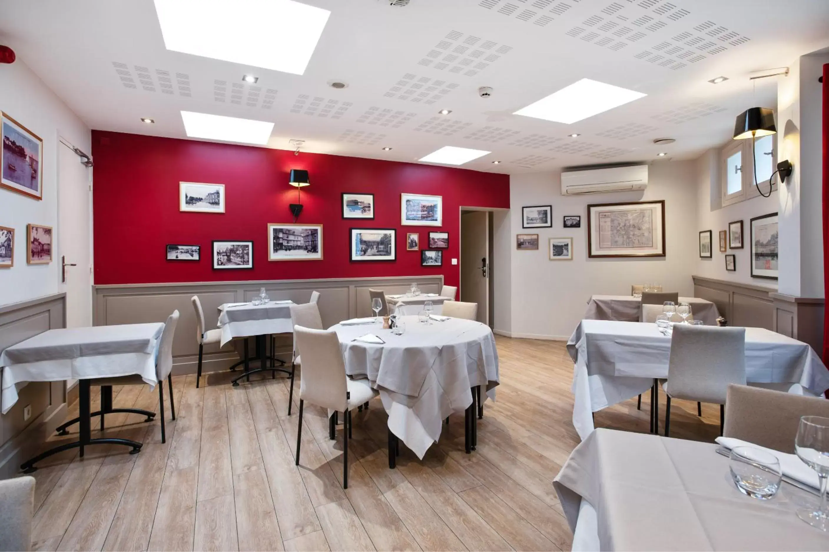 Restaurant/Places to Eat in Kyriad Vannes Centre Ville