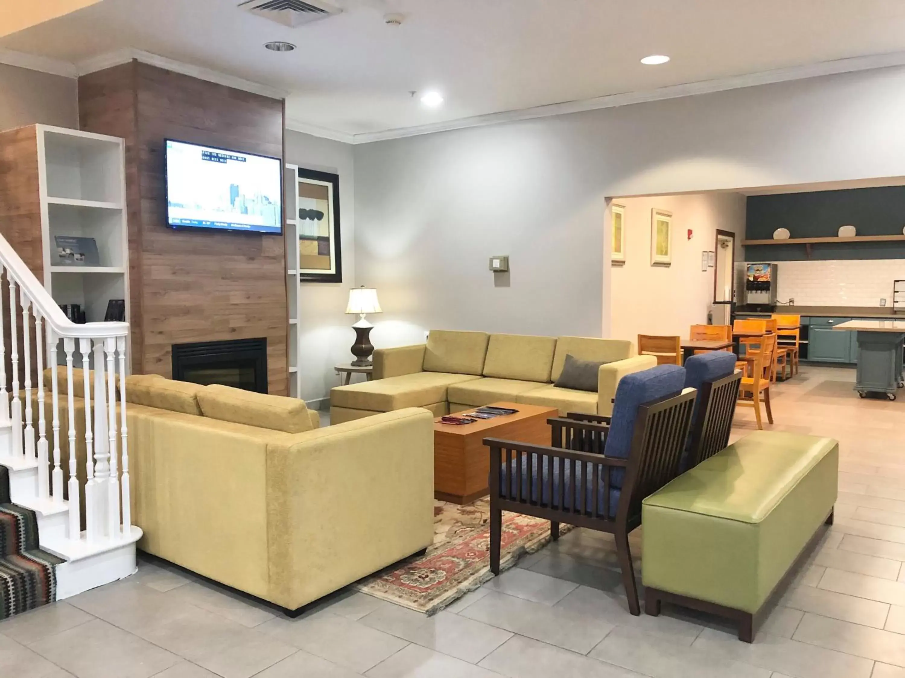 Lobby or reception, Seating Area in Country Inn & Suites By Radisson, Houston IAH Airport-JFK Boulevard