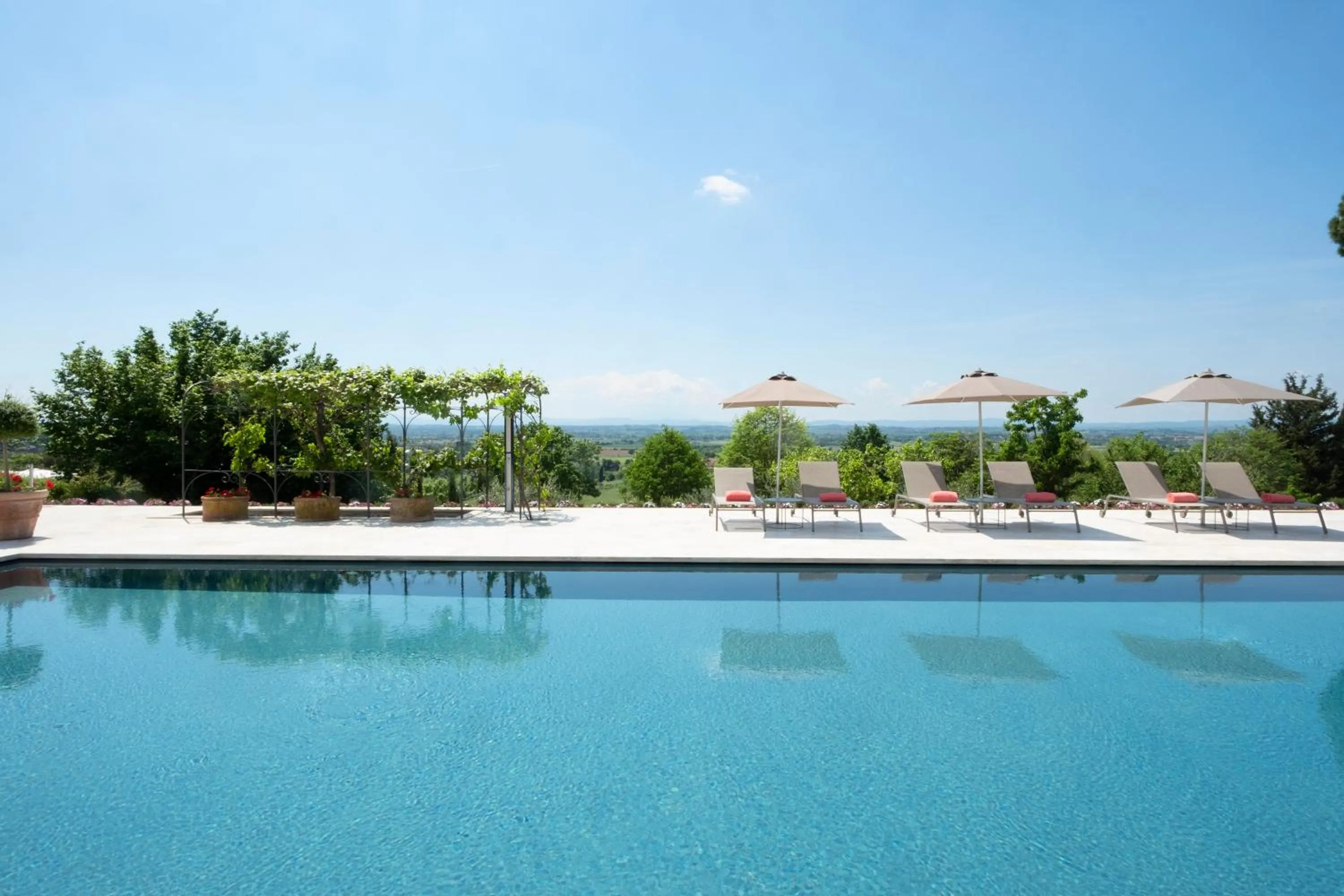 Swimming pool in Il Falconiere Relais & Spa