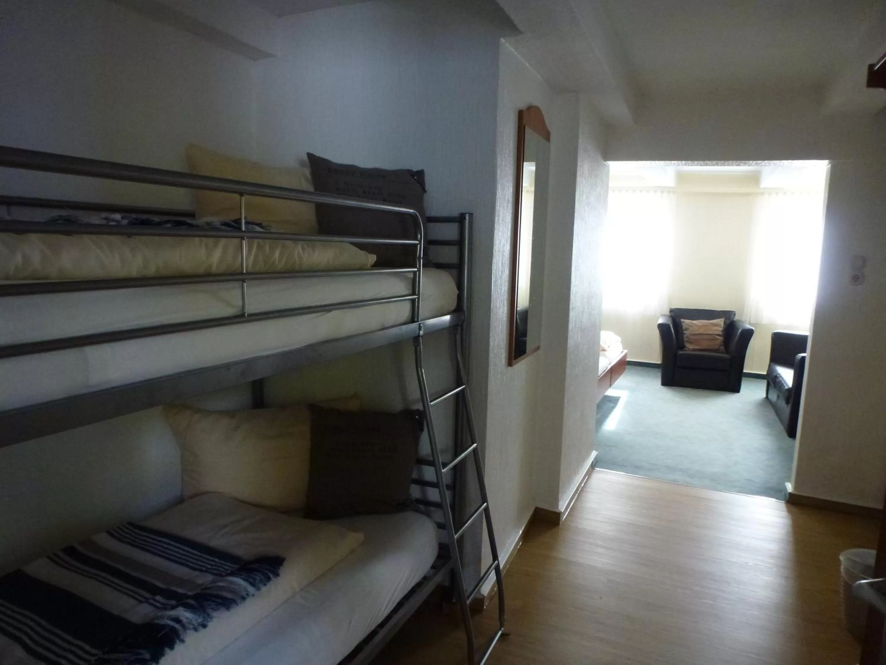 Shower, Bed in Hotel Pension Gelpkes Mühle