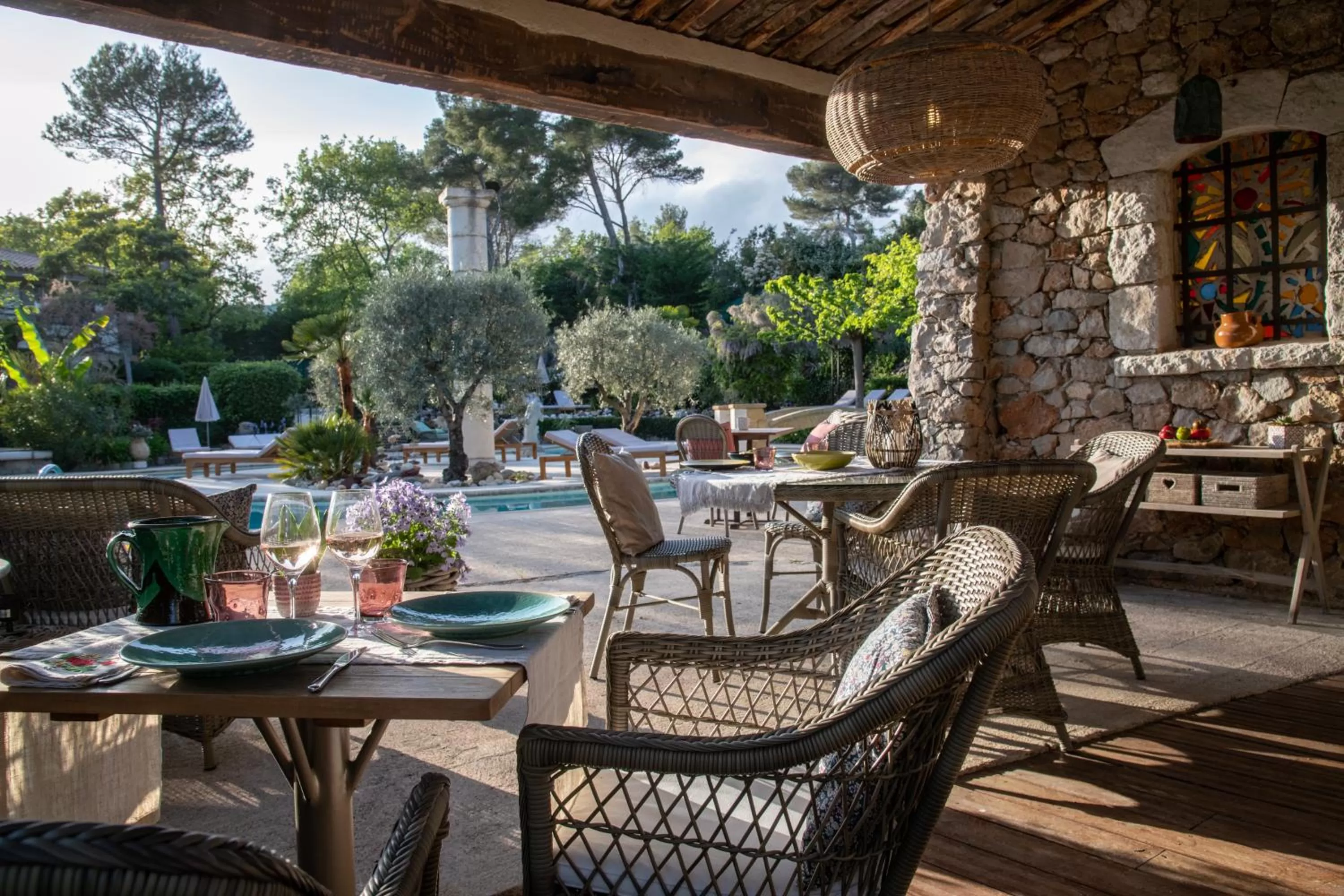 Restaurant/places to eat in Hotel Les Messugues