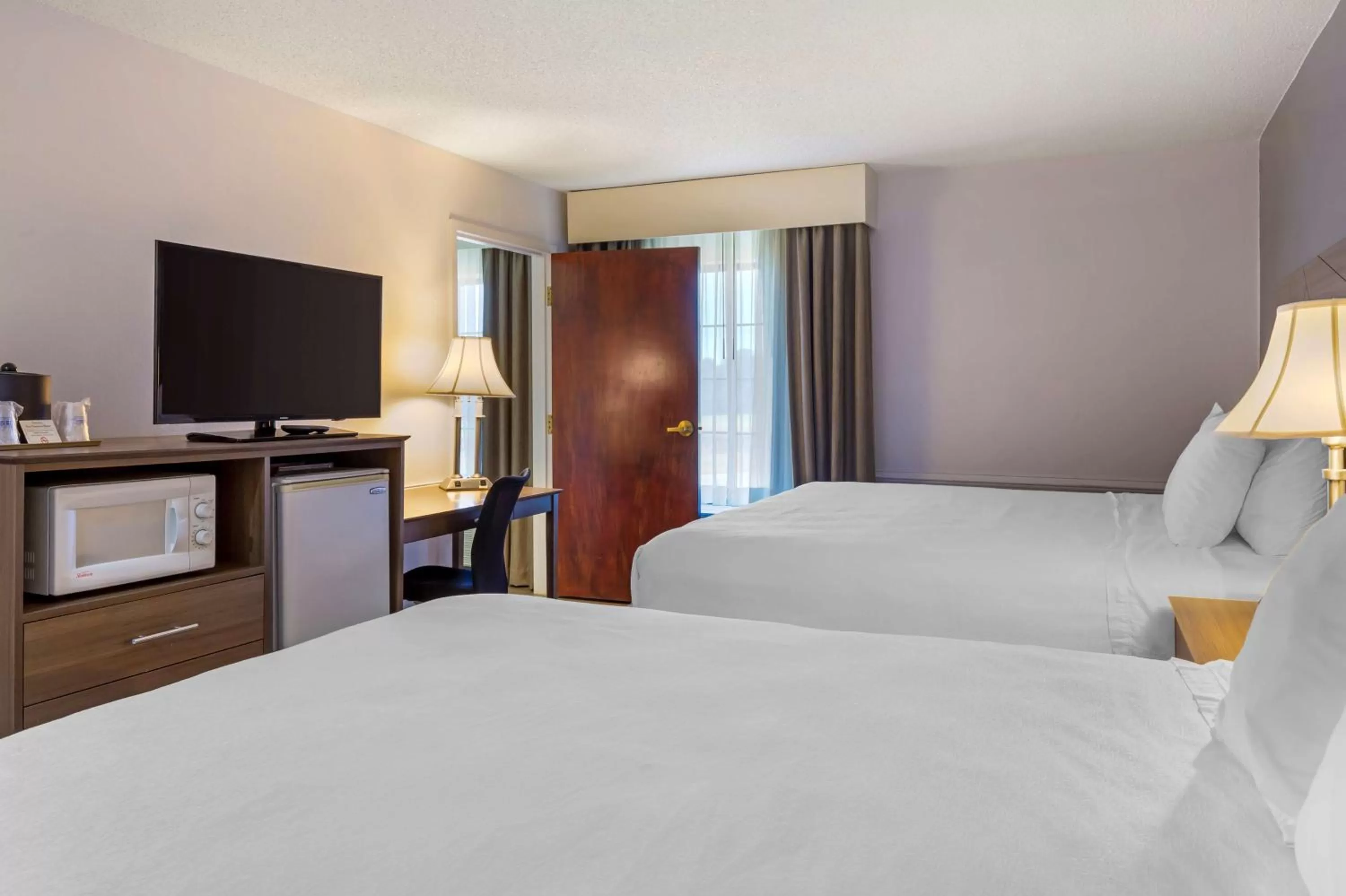 Bedroom in Best Western Plus South Hill Inn