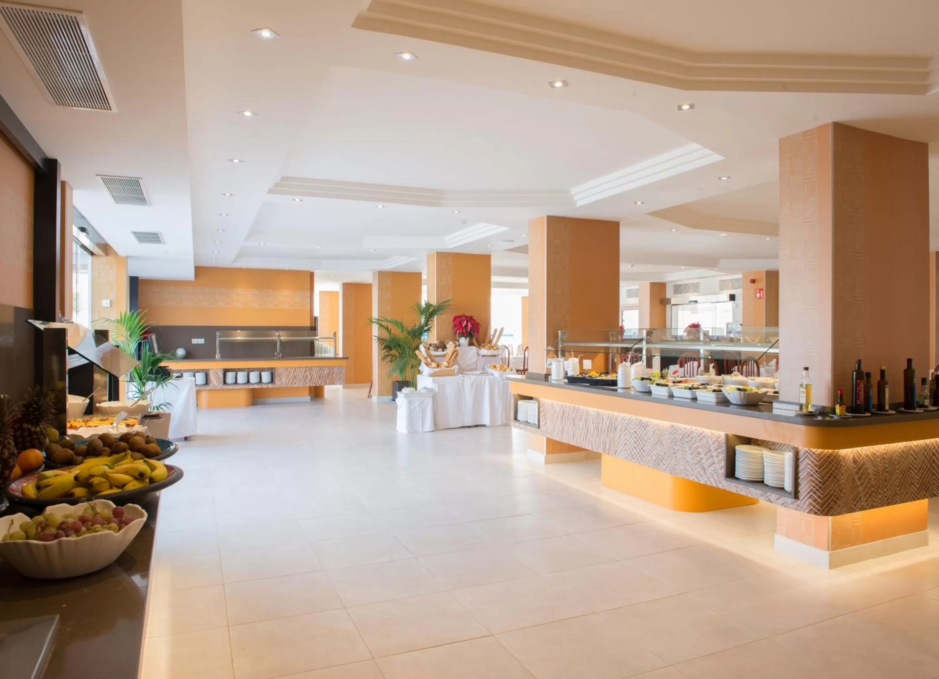 Restaurant/places to eat in HL Suitehotel Playa del Inglés - Adults Only