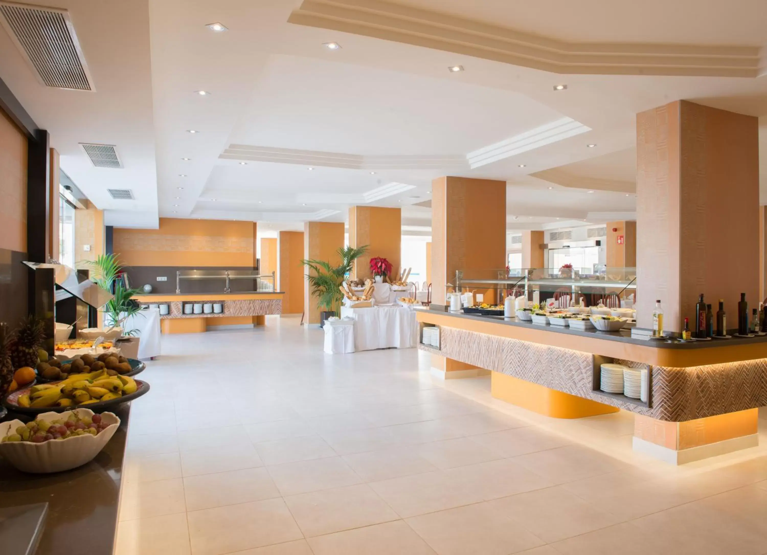 Restaurant/Places to Eat in HL Suitehotel Playa del Inglés - Adults Only