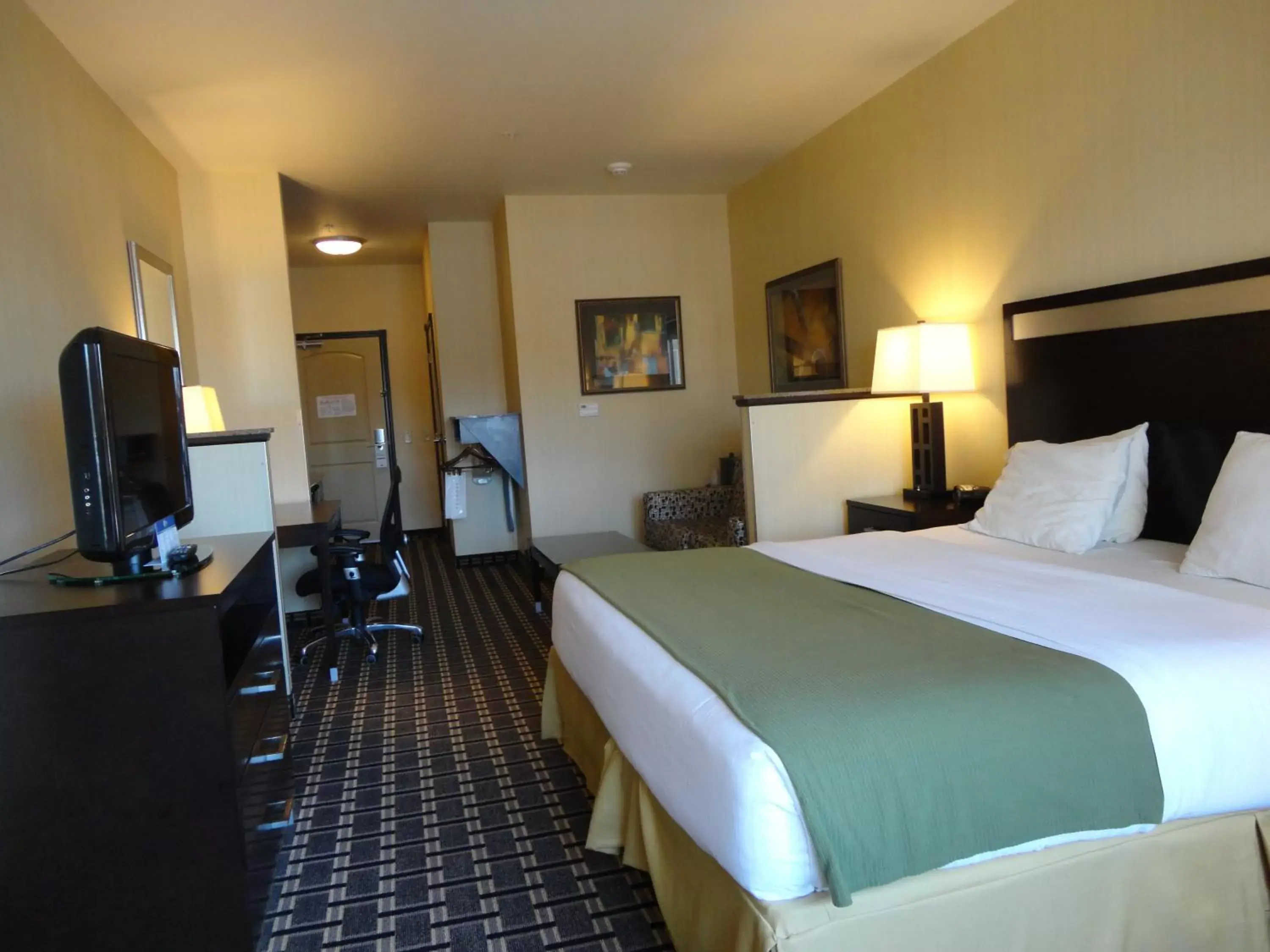 Photo of the whole room in Holiday Inn Express and Suites Limerick-Pottstown, an IHG Hotel