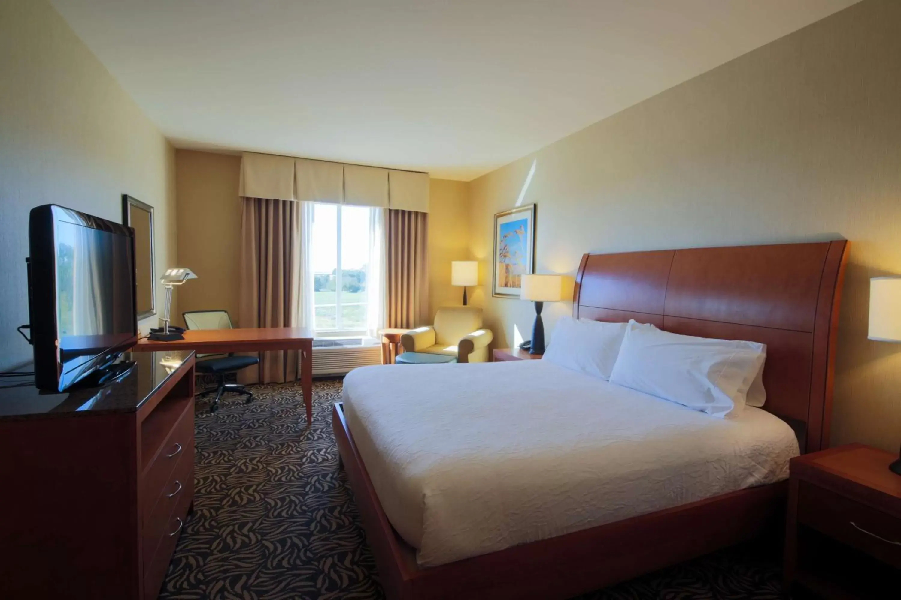 Bedroom in Hilton Garden Inn Cedar Falls Conference Center
