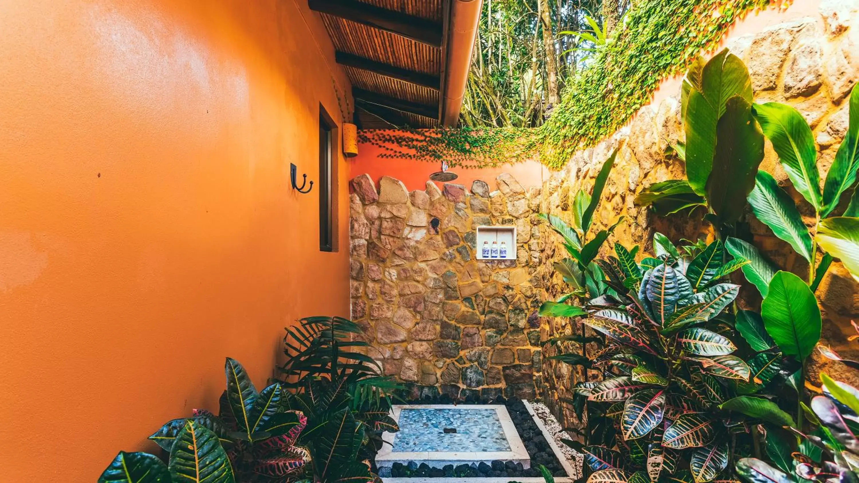 Shower in Nayara Gardens