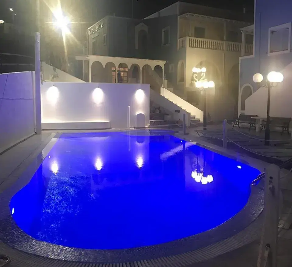 Swimming Pool in Hotel Hellas