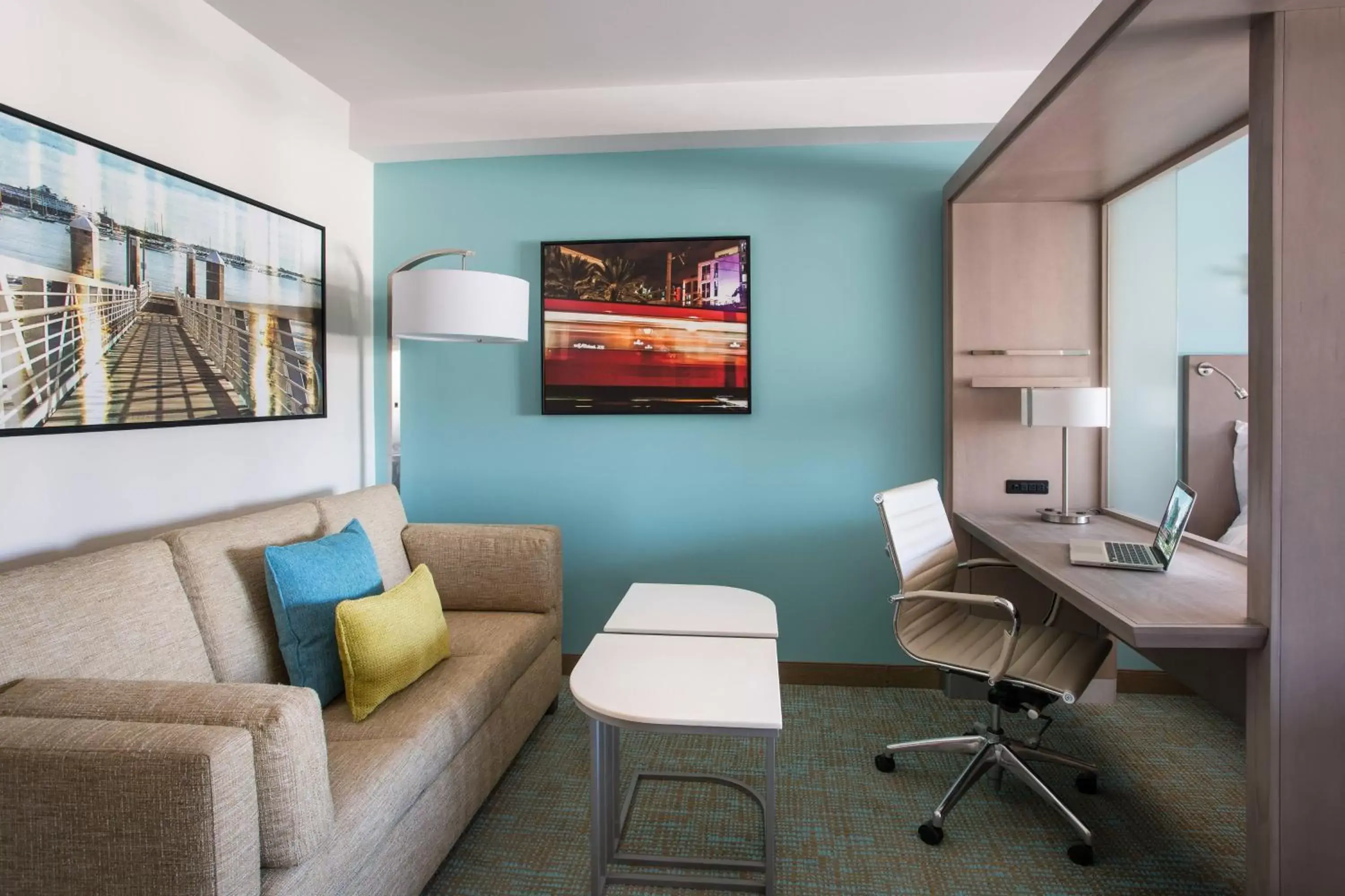 Living room, Seating Area in SpringHill Suites by Marriott San Diego Downtown/Bayfront