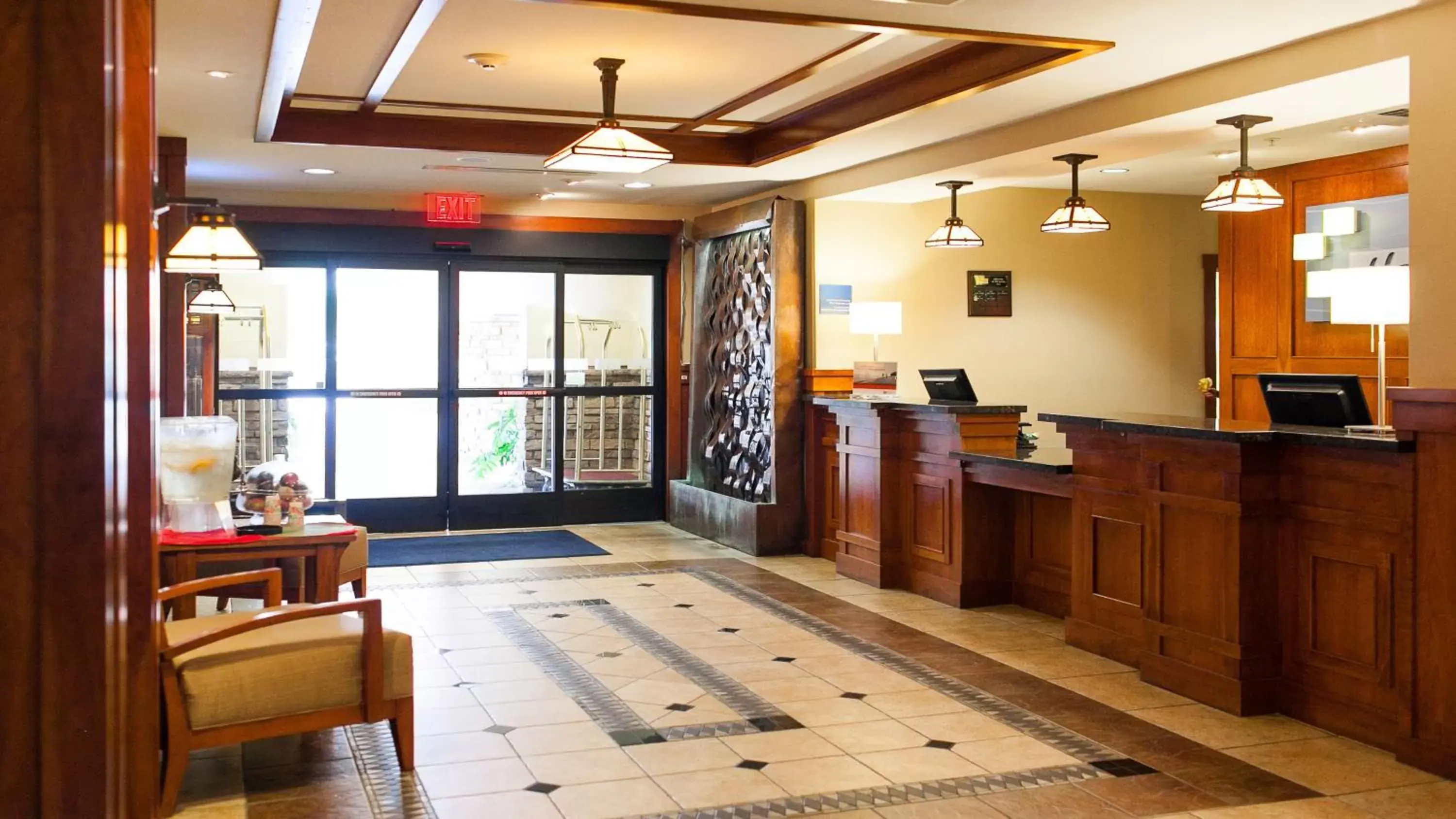 Property building, Lobby/Reception in Holiday Inn Express Turlock, an IHG Hotel