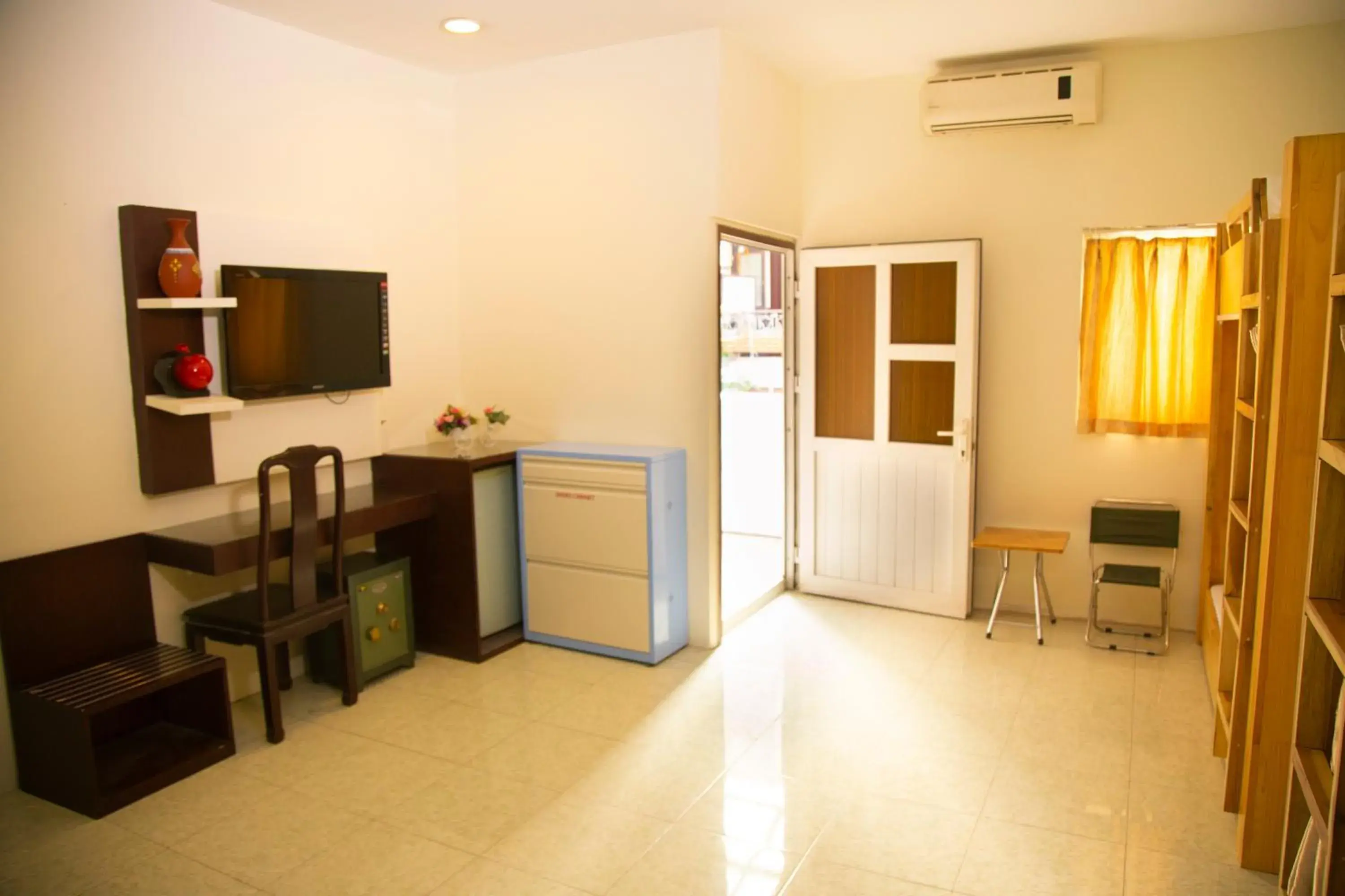 Seating area, TV/Entertainment Center in Hanoi City Backpackers Hostel