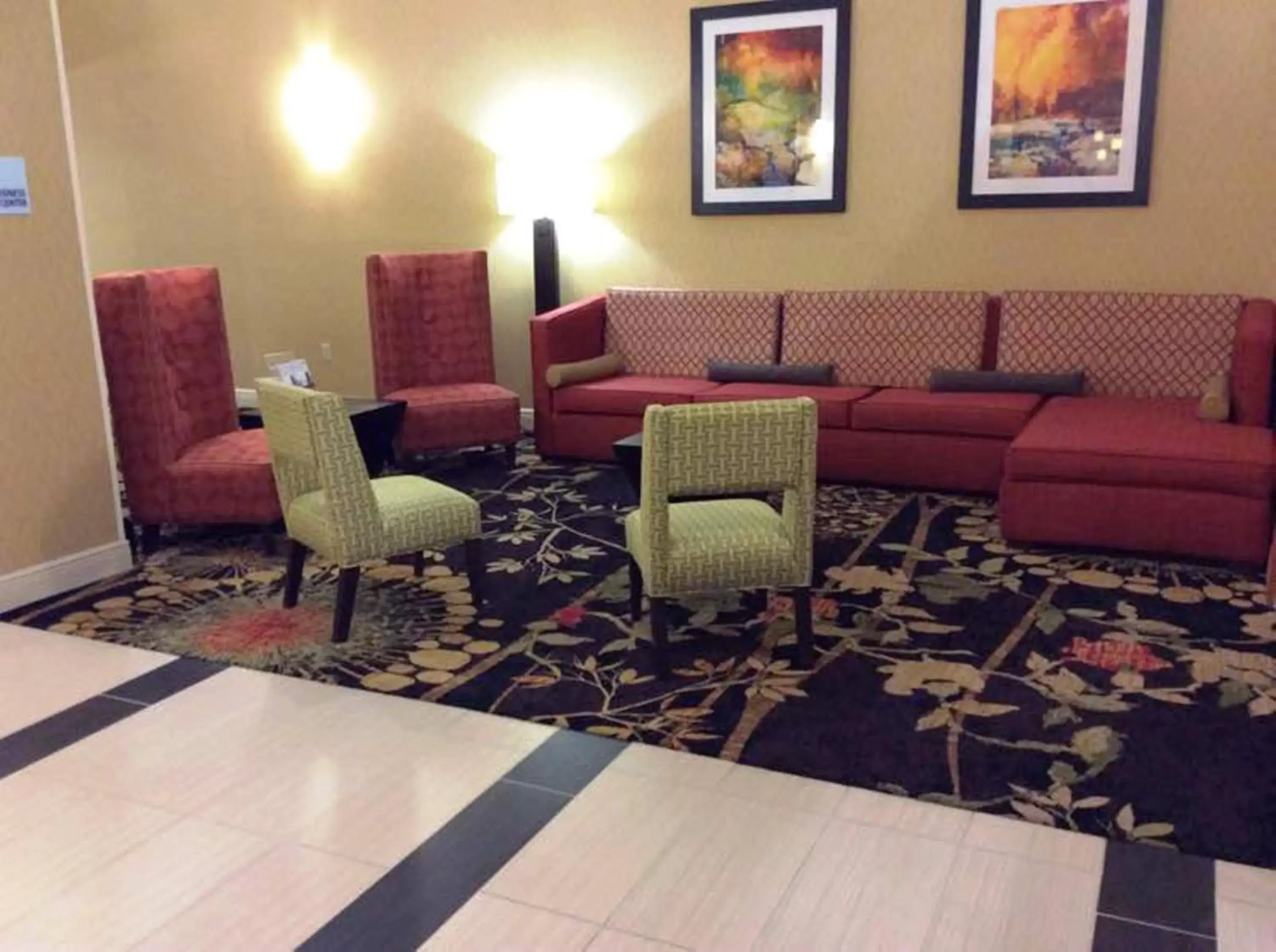 Property building, Seating Area in Holiday Inn Express Hotel & Suites Forest, an IHG Hotel