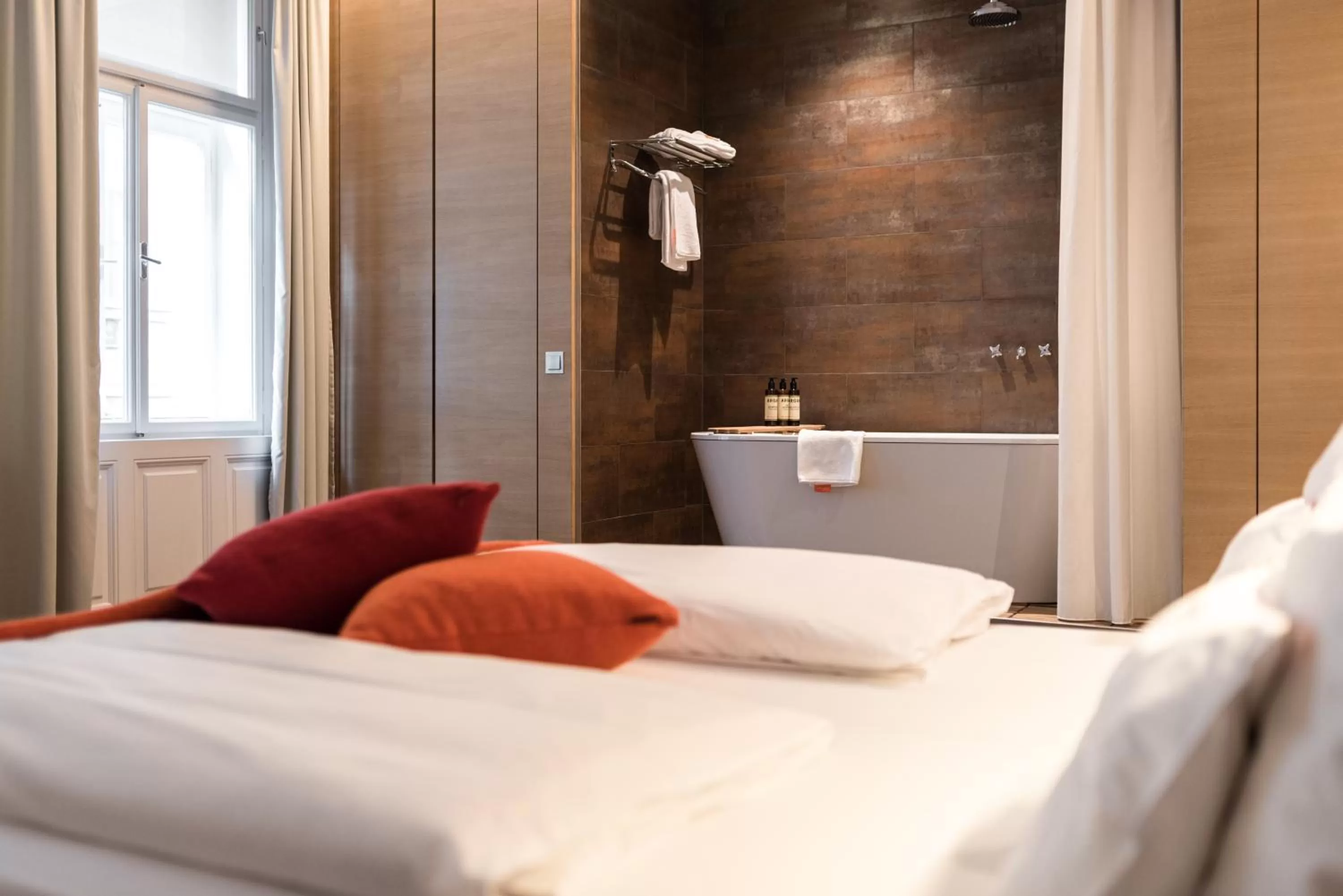 Bathroom, Bed in Buxbaum Beletage Design & Boutique Hotel