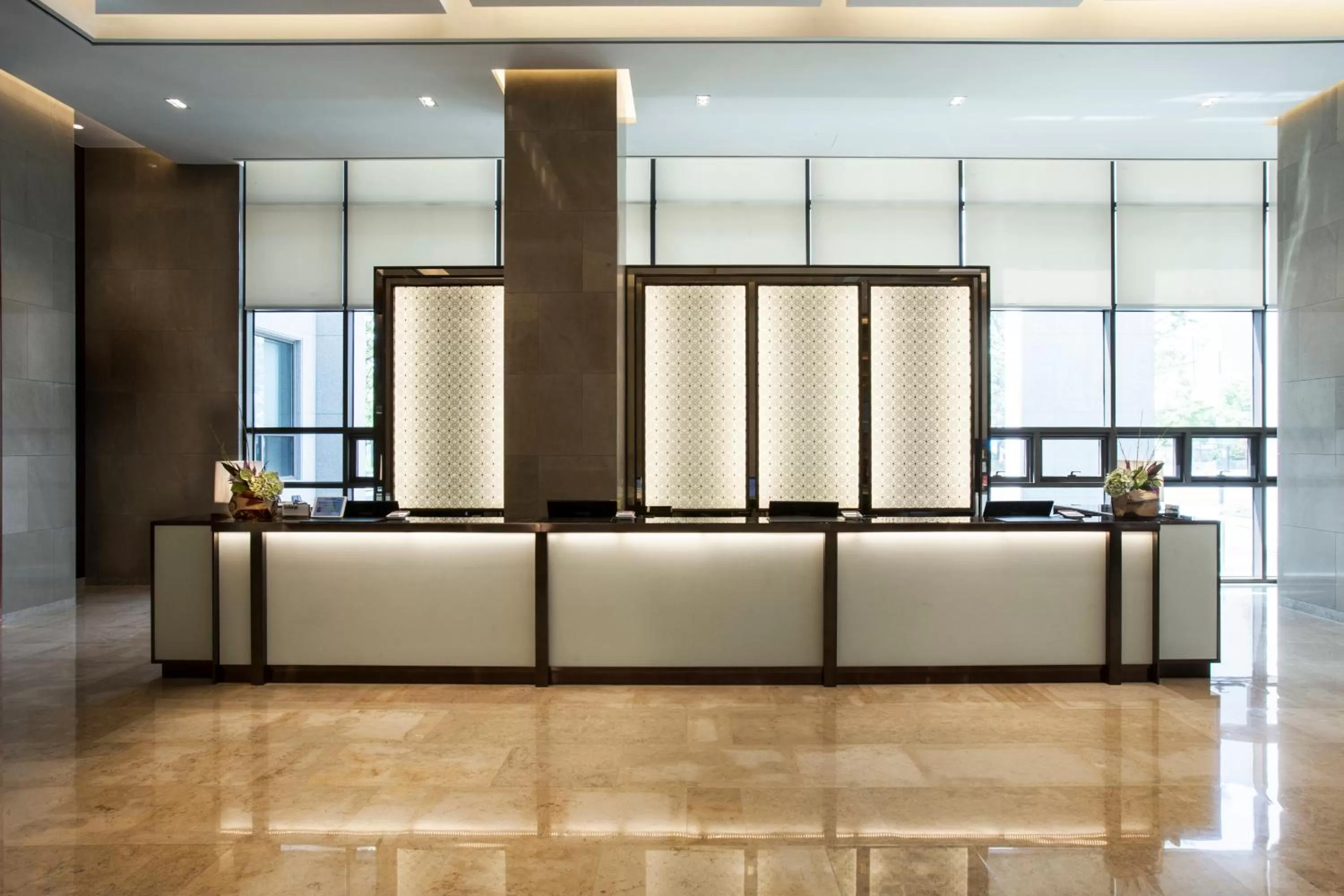 Lobby or reception in LOTTE CITY HOTEL Daejeon