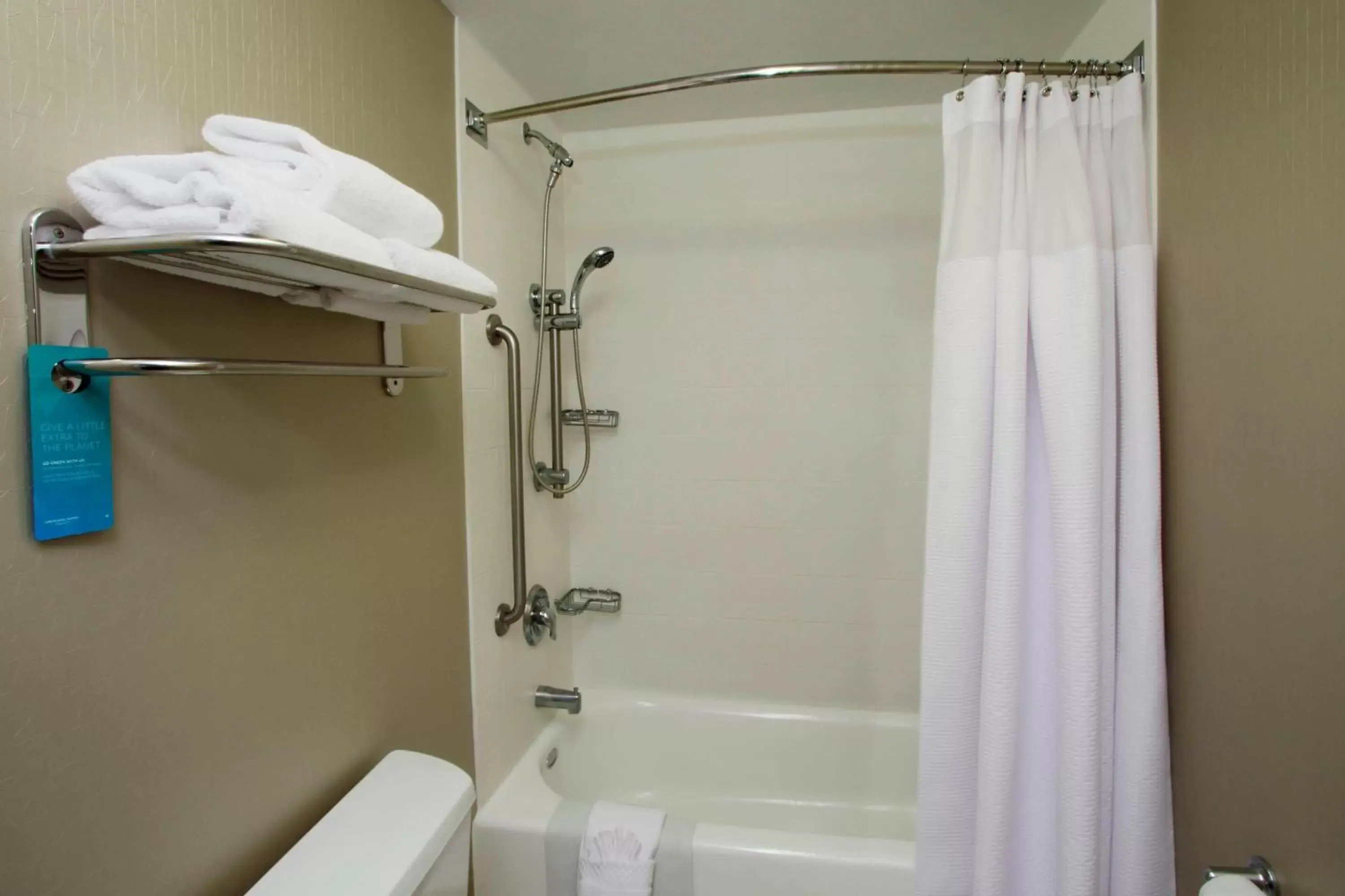 Bathroom in SpringHill Suites by Marriott Madera
