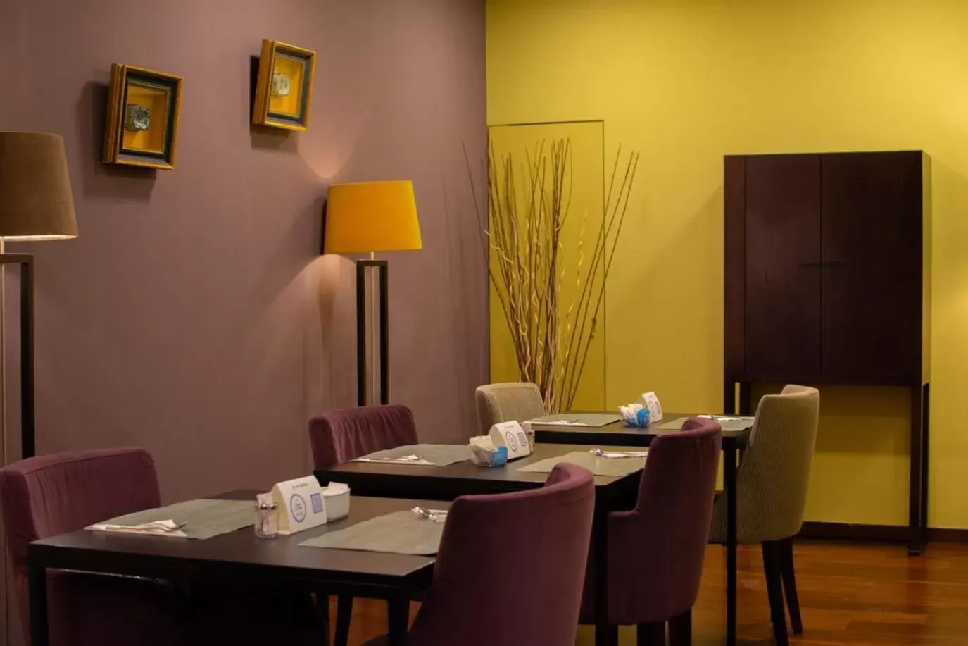 Breakfast, Restaurant/Places to Eat in VIP Executive Saldanha