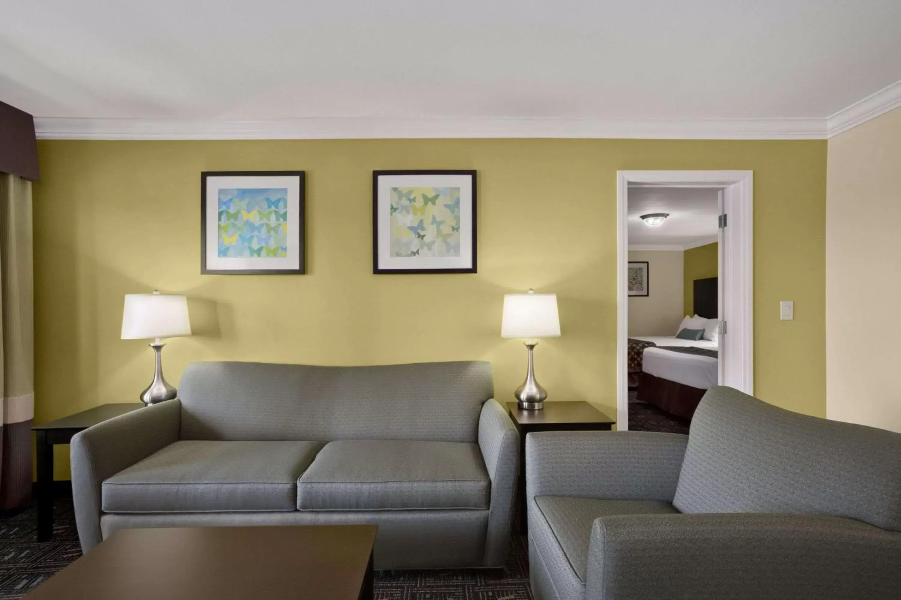 Photo of the whole room, Seating Area in Solara Inn and Suites