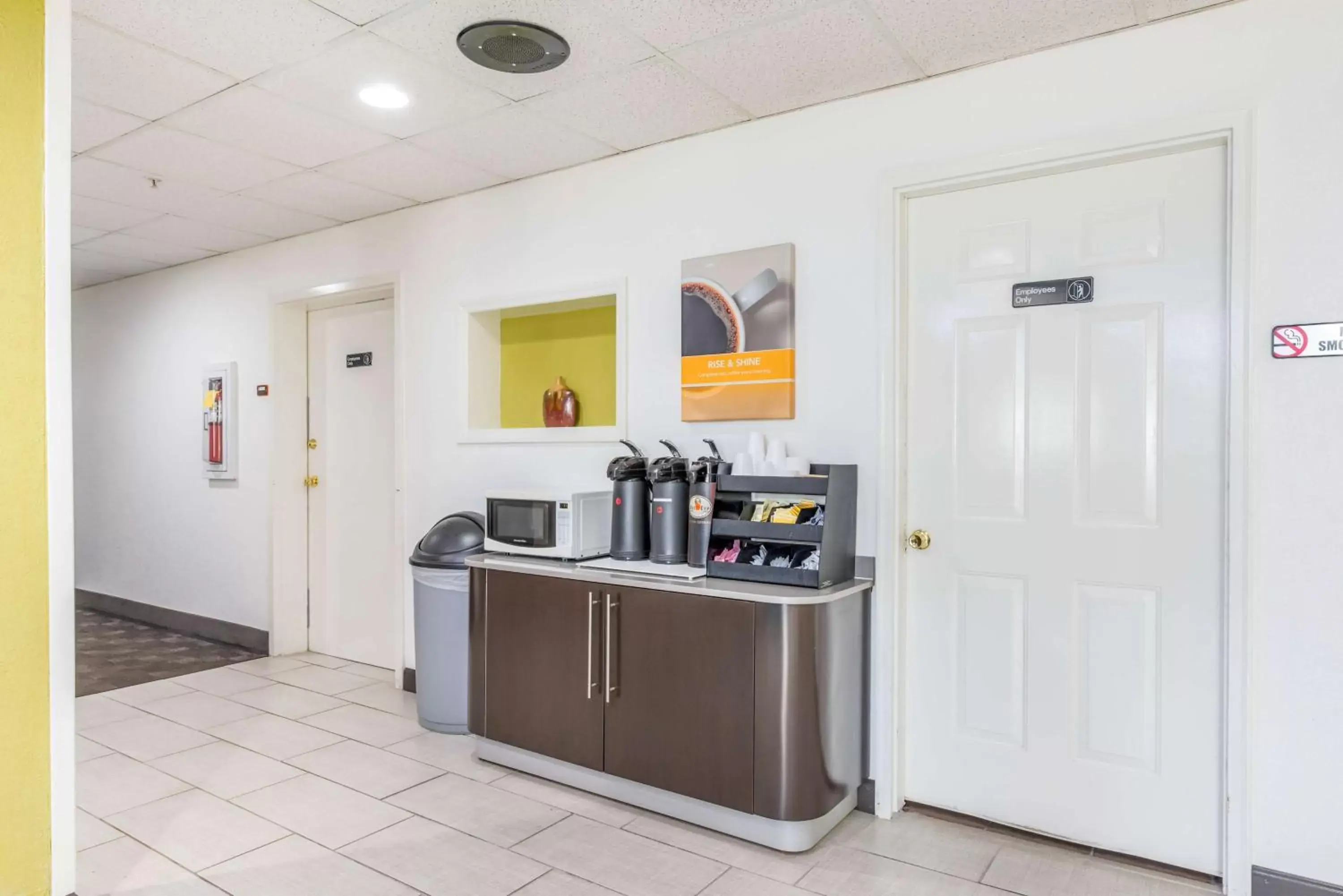 Restaurant/places to eat in Motel 6-Gastonia Charlotte I-85 Restaurant/places to eat in Motel 6-Gastonia Charlotte I-85