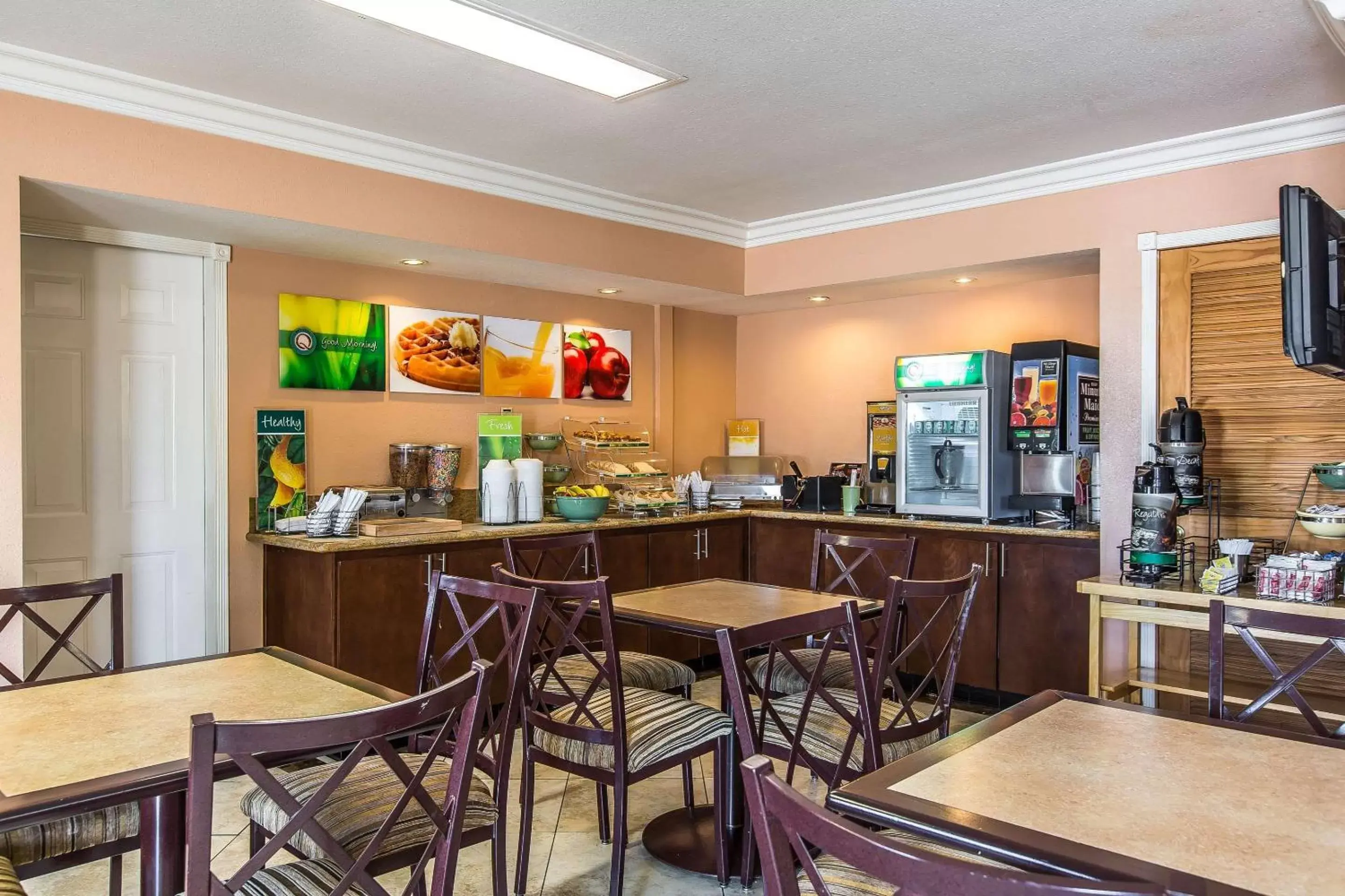 Restaurant/Places to Eat in Quality Inn Lake Elsinore