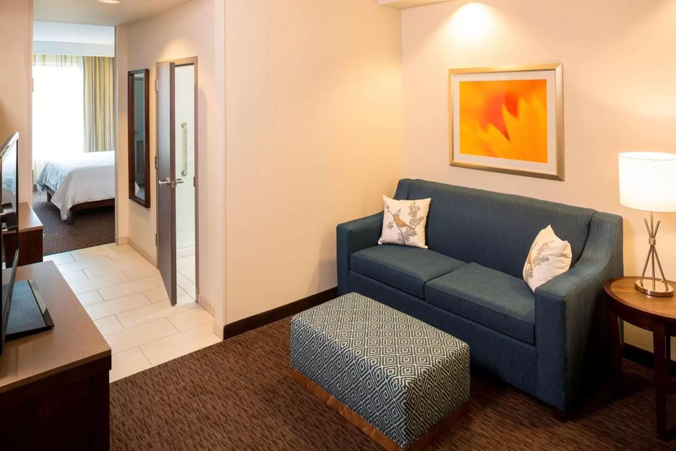 Living room, Seating Area in Hilton Garden Inn Sioux Falls Downtown