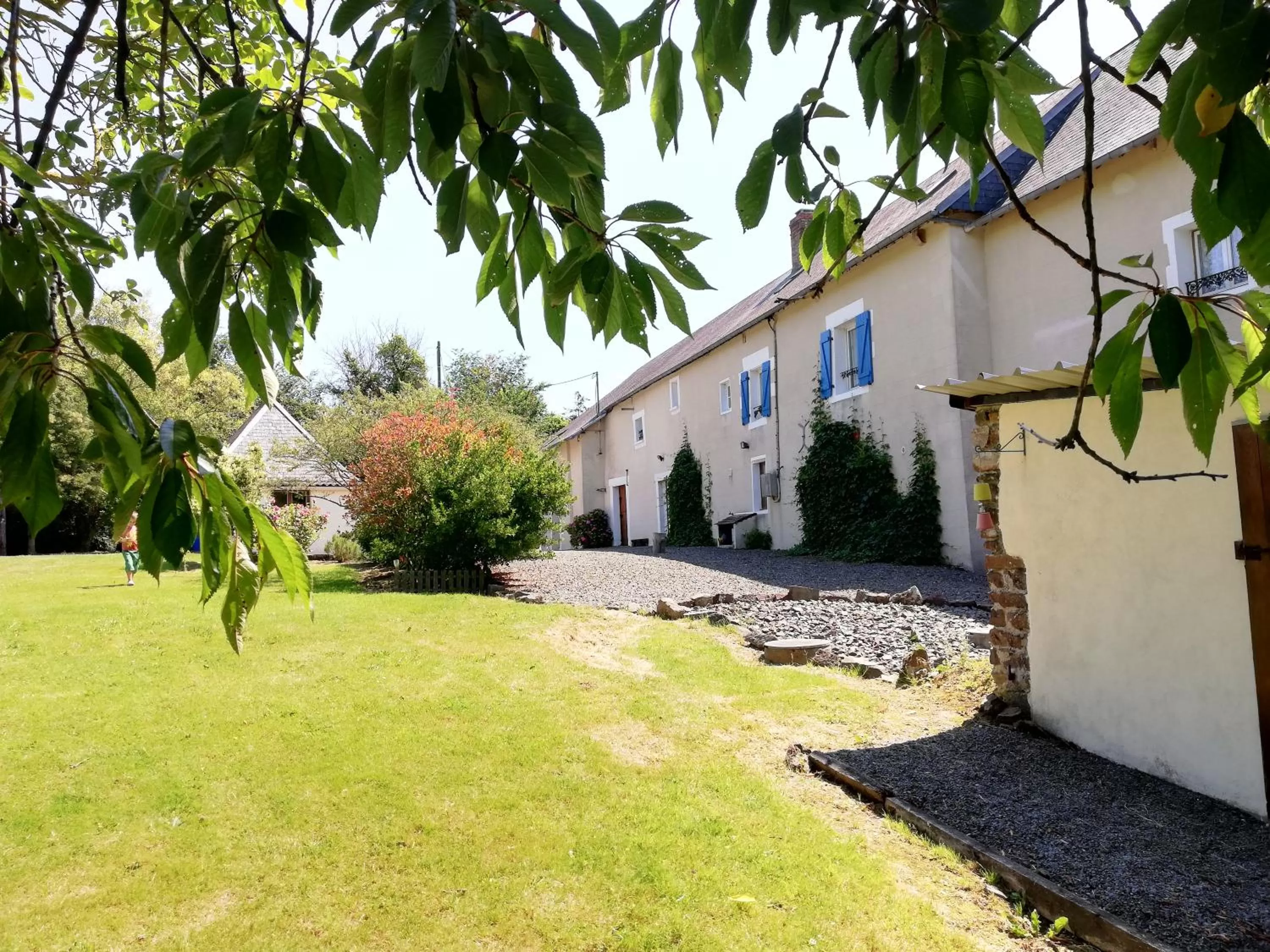 Facade/entrance, Property Building in La Parisière