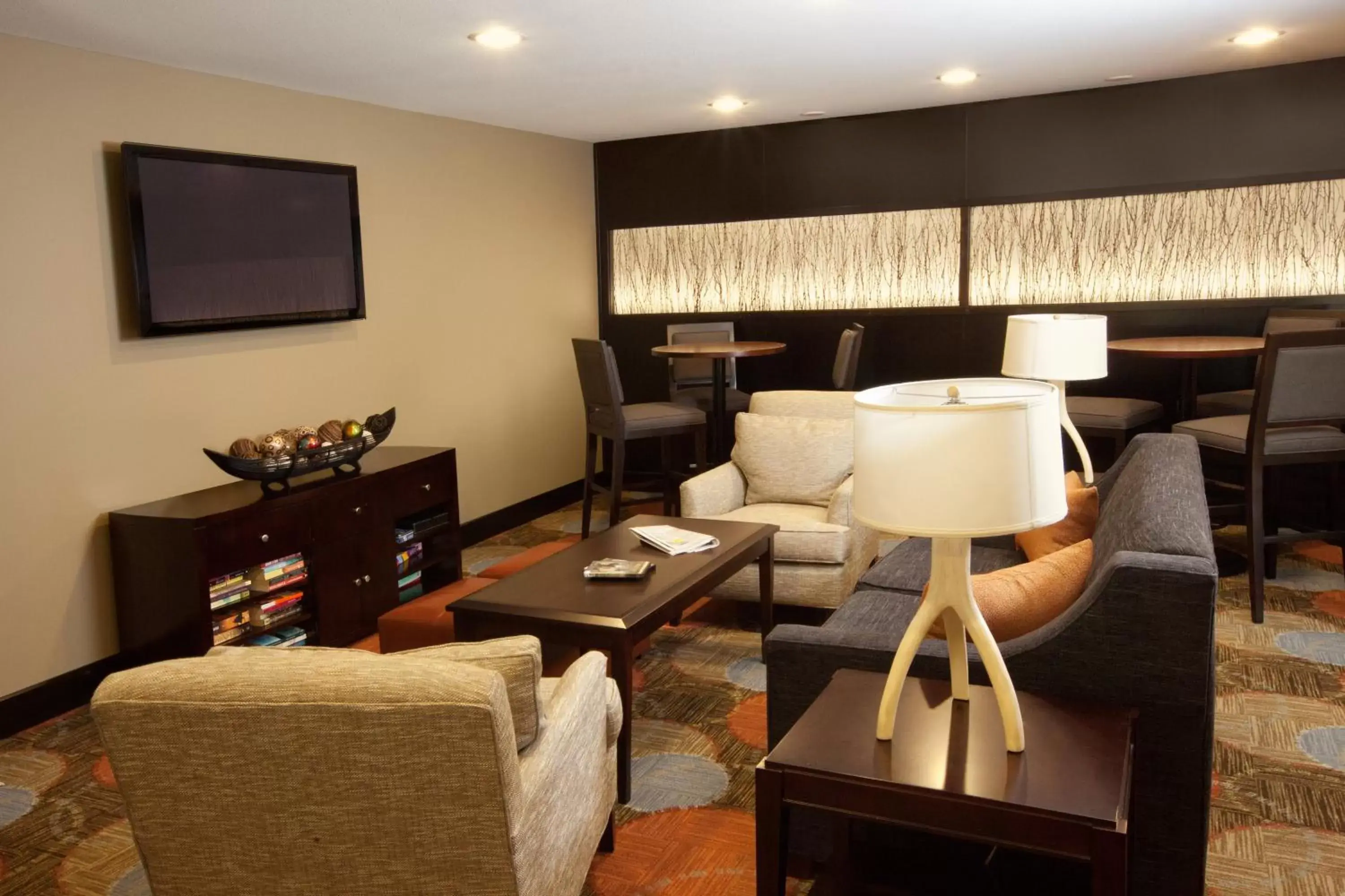 Property building, Lounge/Bar in Staybridge Suites - Florence Center, an IHG Hotel