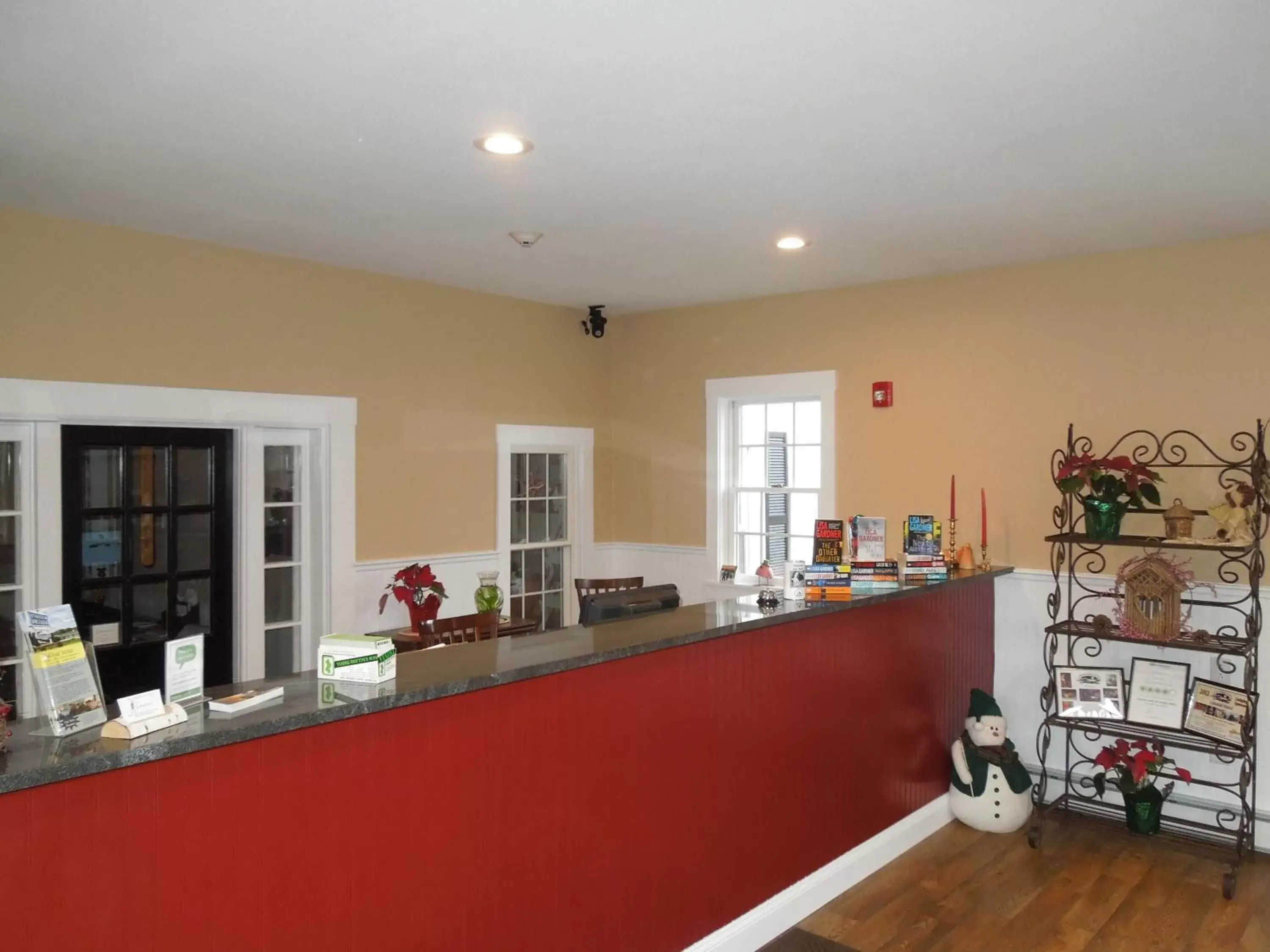 Lobby or reception in Colonial Motel Lobby or reception in Colonial Motel