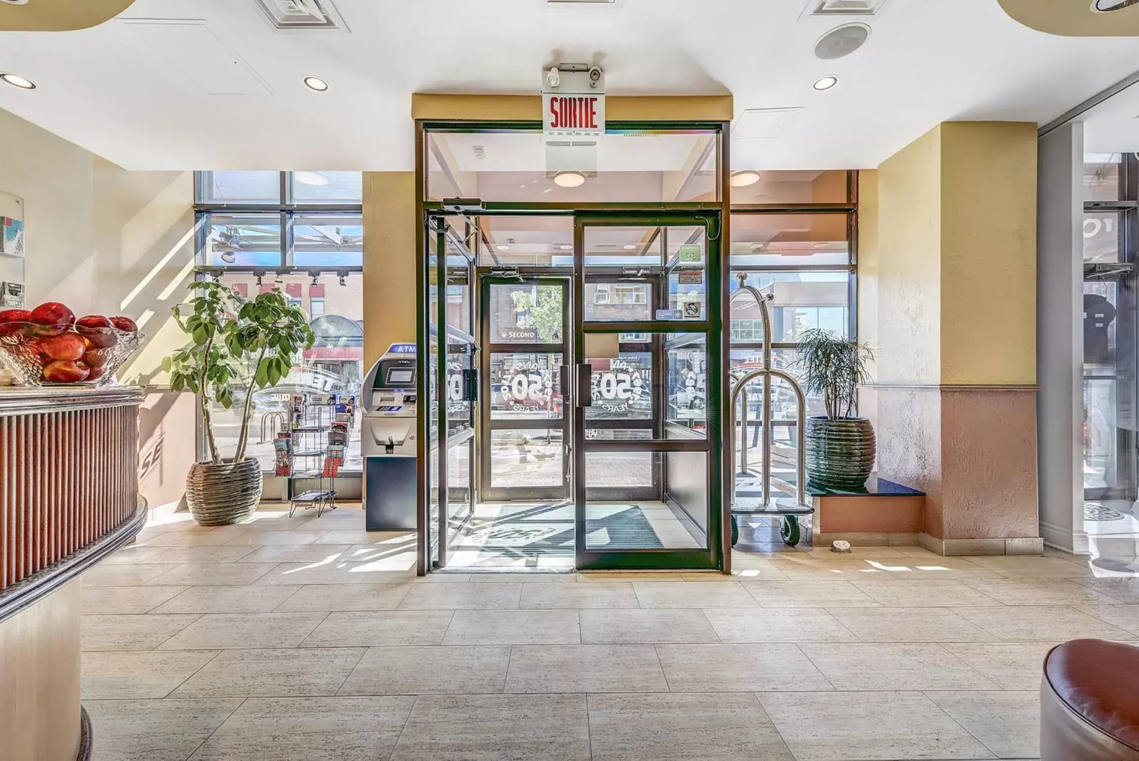 Lobby or reception in Terrasse Royale Hotel