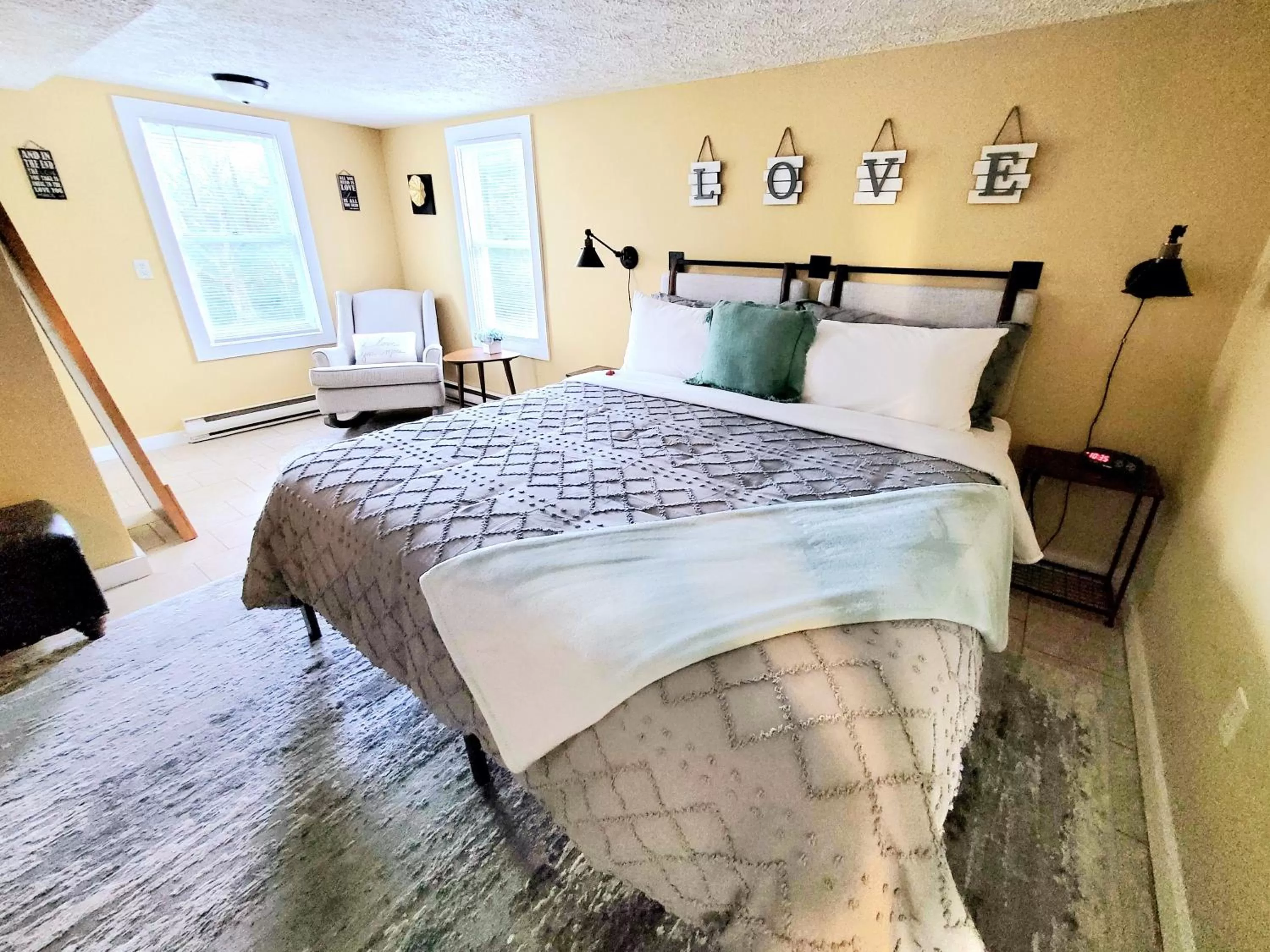 Photo of the whole room, Bed in Pump House Inn & Spa