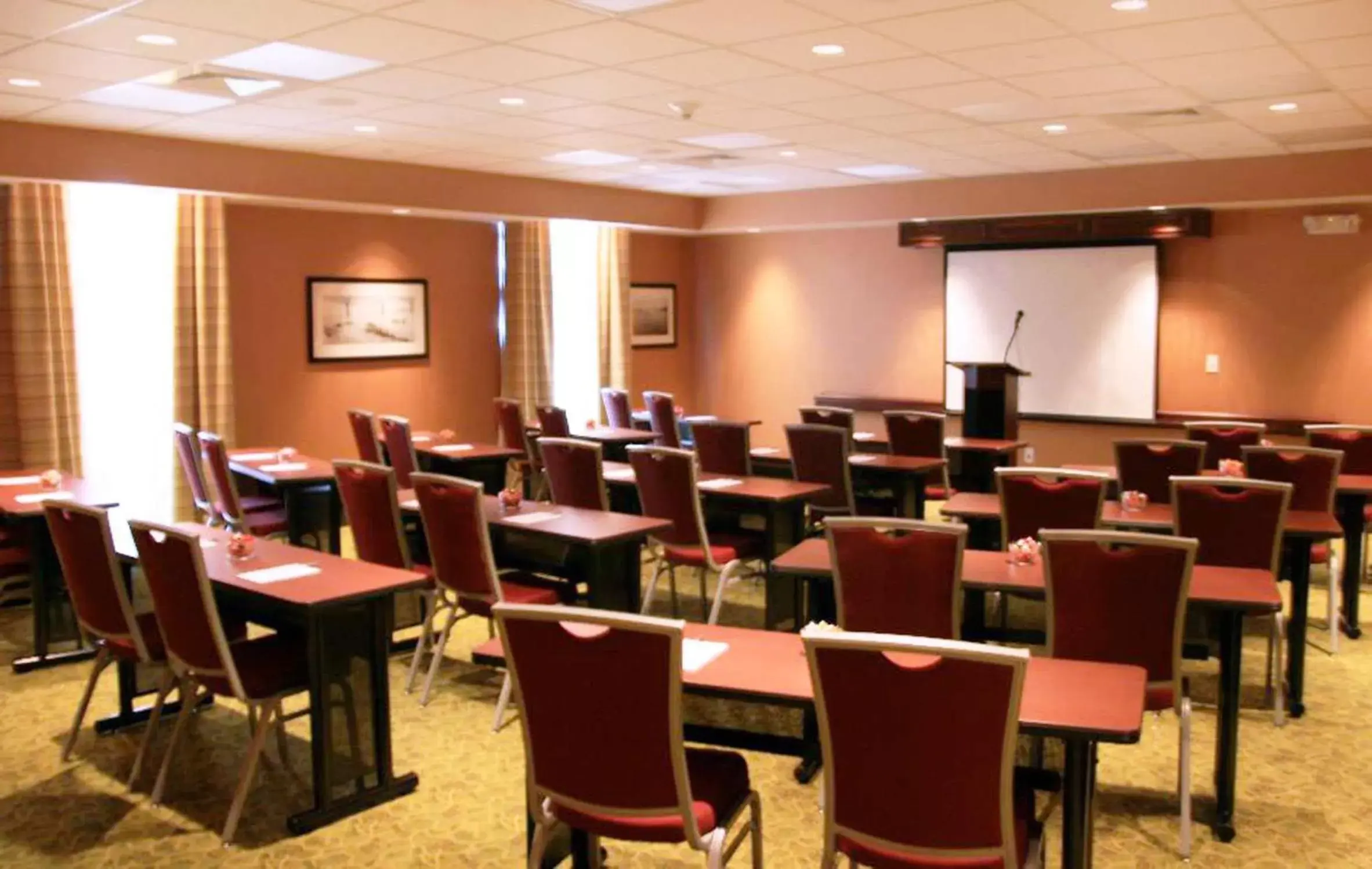 Meeting/conference room in Hampton Inn & Suites Poughkeepsie