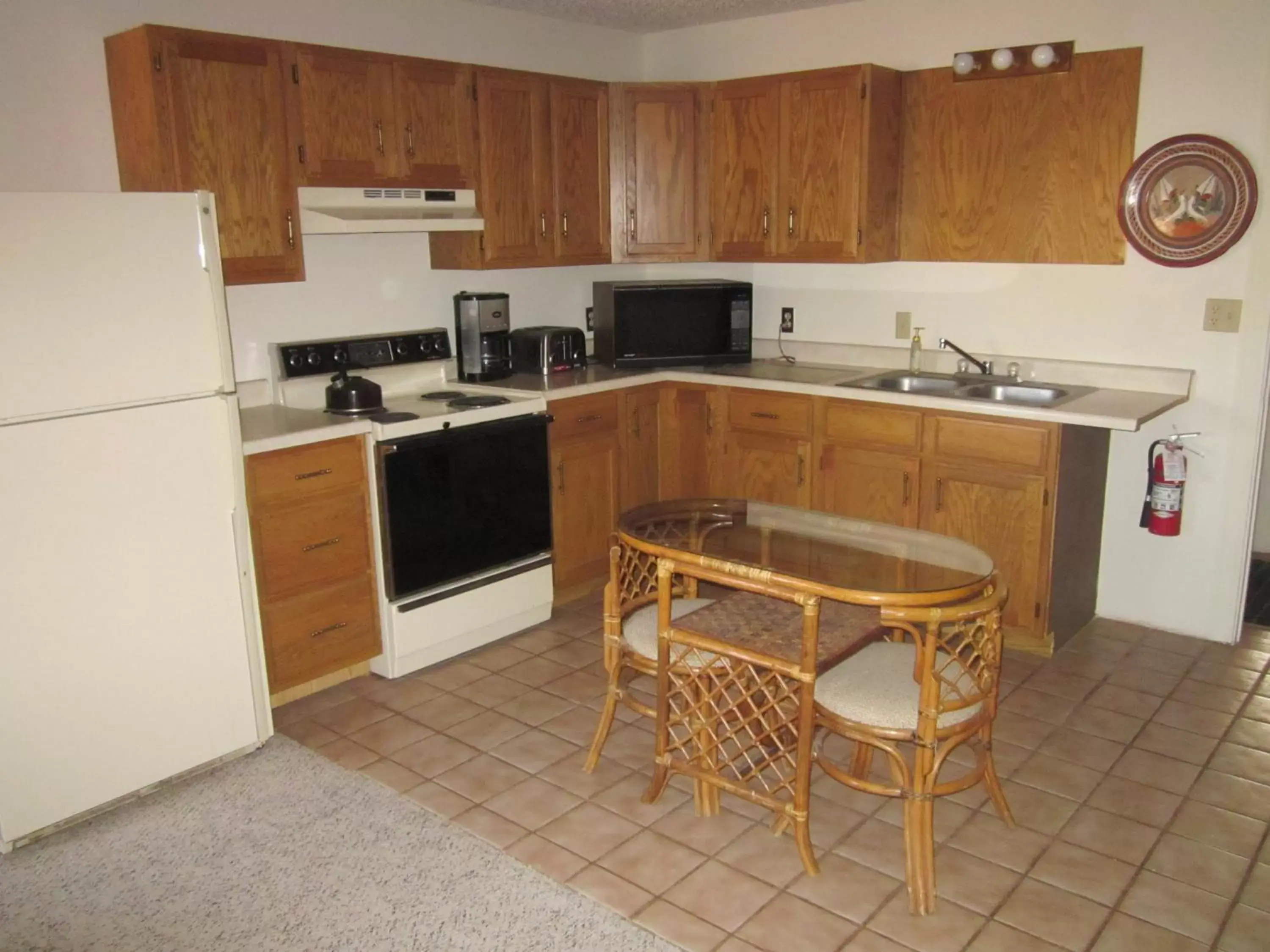 Kitchen/Kitchenette in Dodgeton Creek Inn