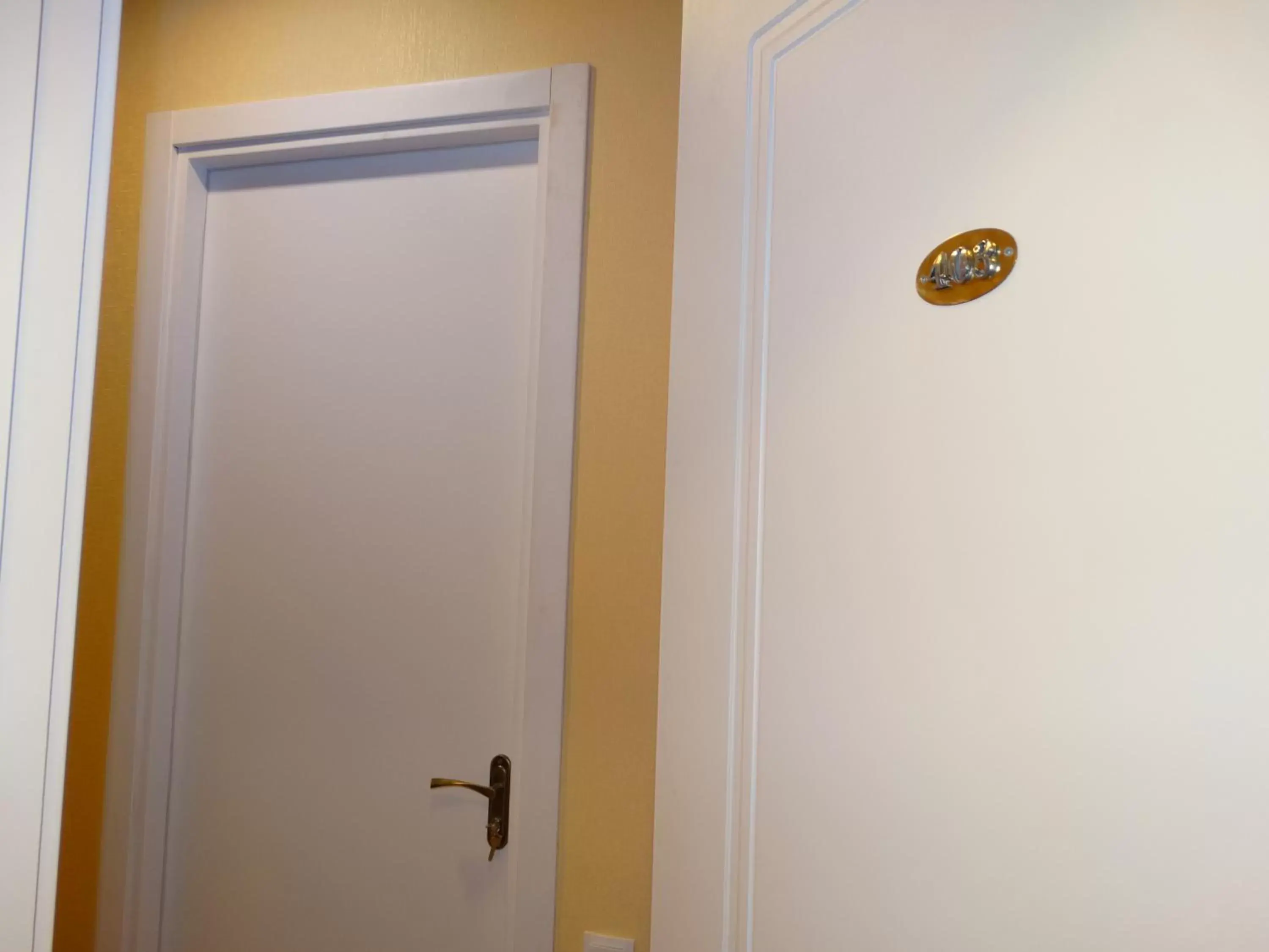 Standard Twin Room - single occupancy in Hotel Boutique IVERIA Standard Twin Room - single occupancy in Hotel Boutique IVERIA