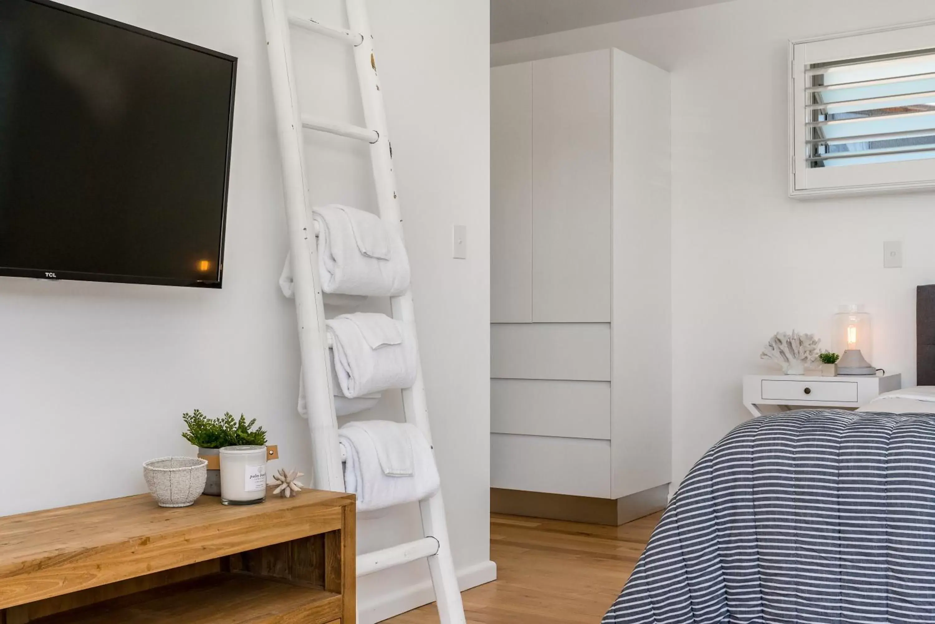 Bedroom, TV/Entertainment Center in Aloha Byron Bay