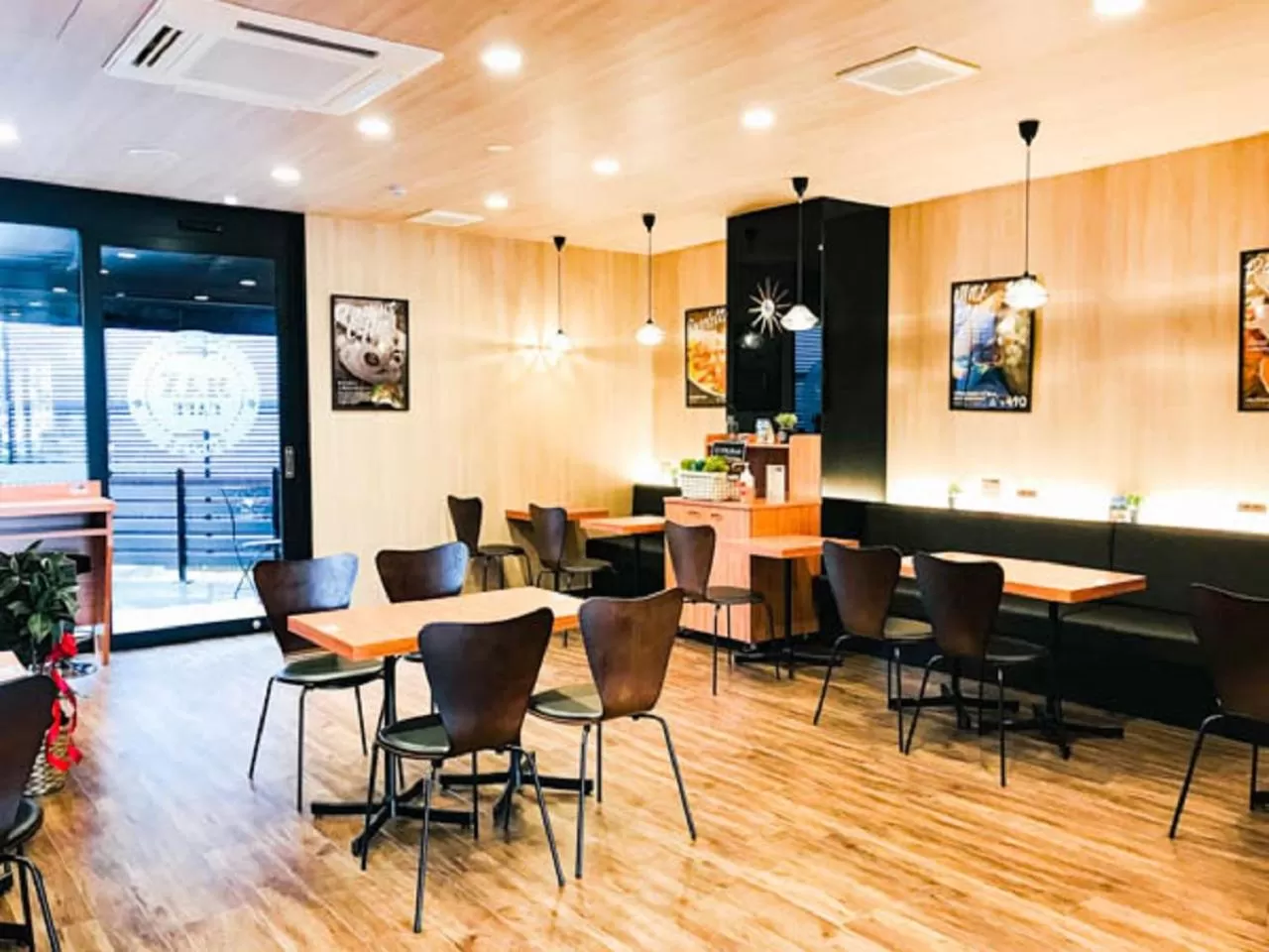Restaurant/places to eat in HOTEL LiVEMAX Okazaki