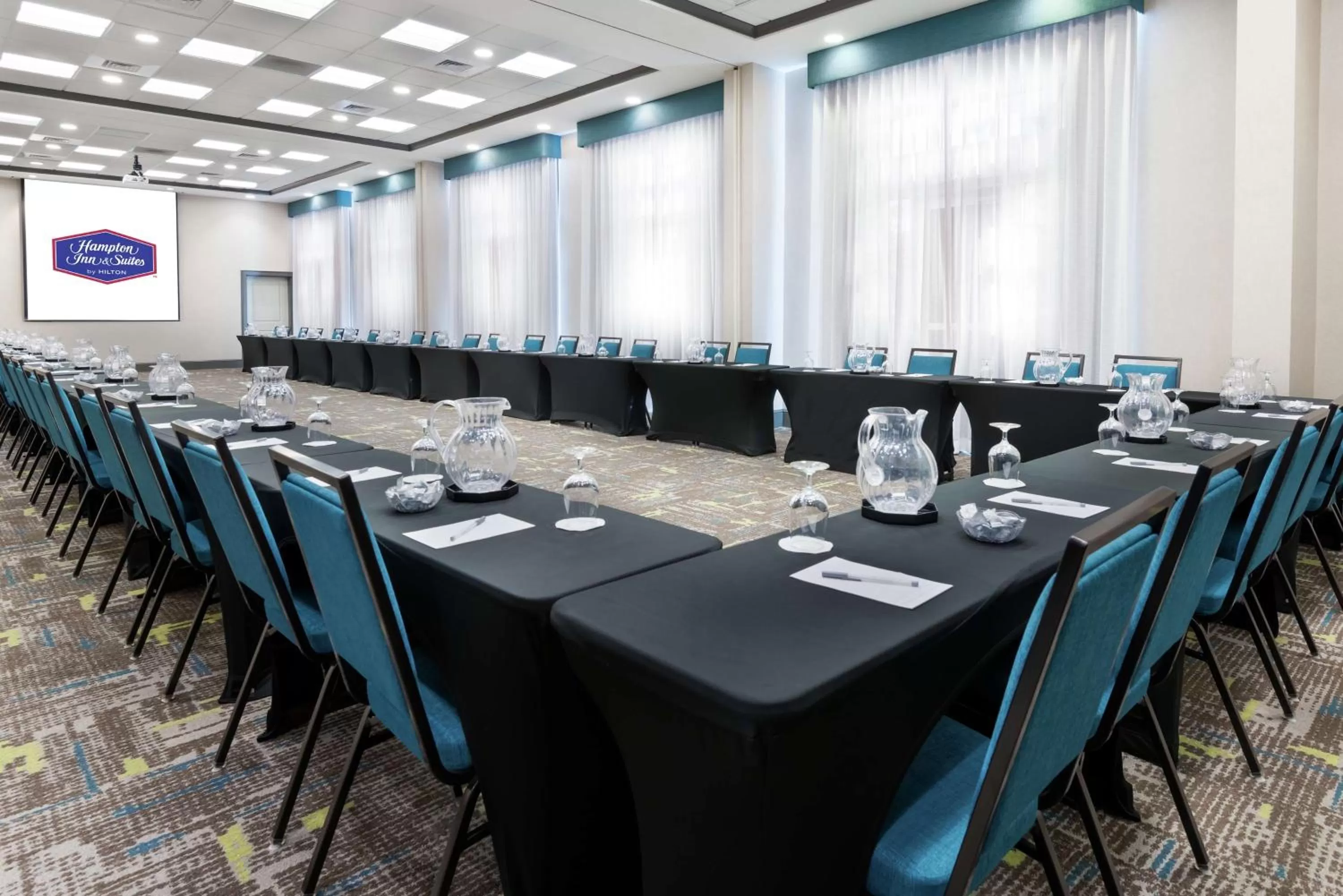 Meeting/conference room in Hampton Inn & Suites Orlando Airport at Gateway Village