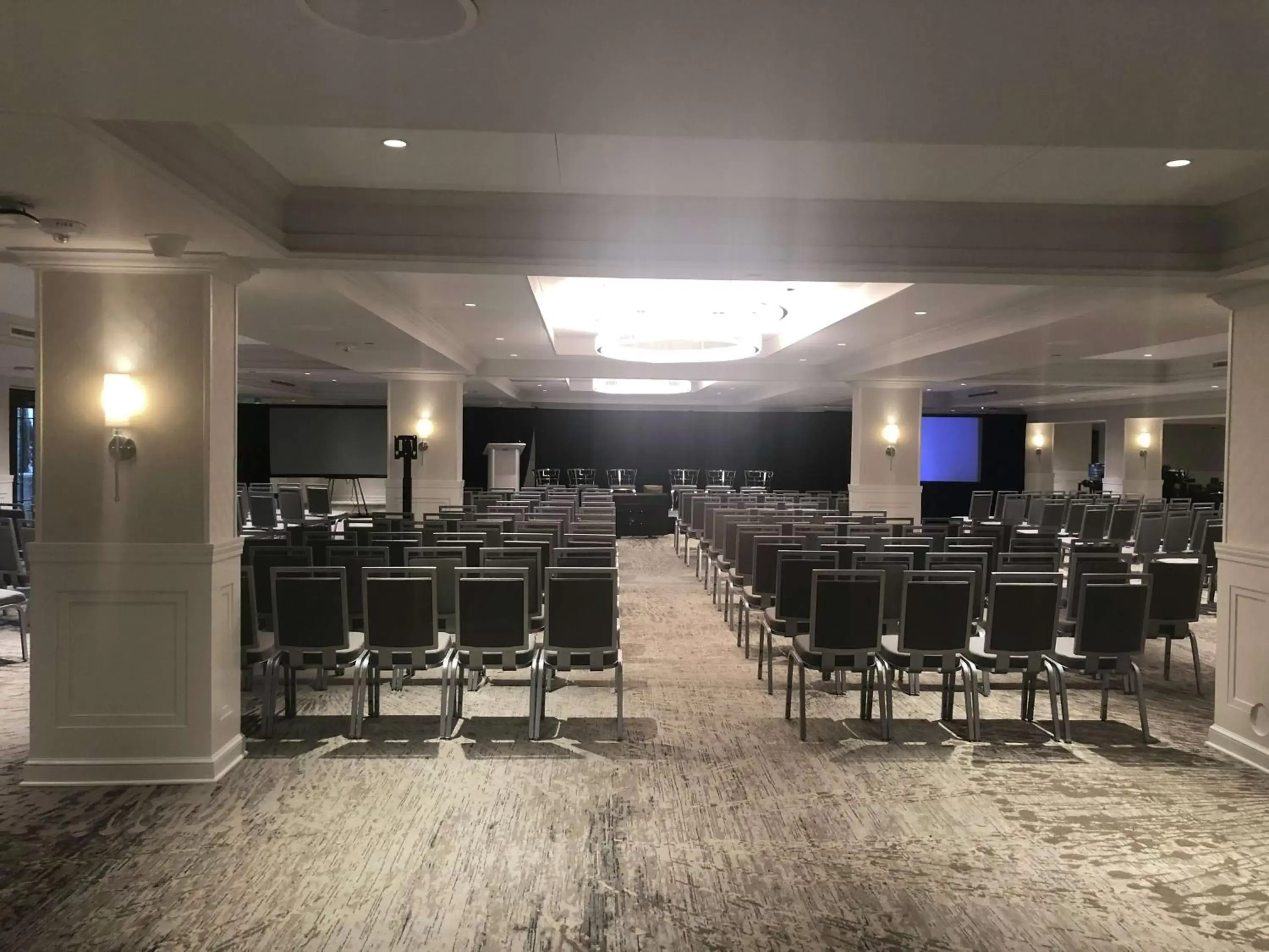 Meeting/conference room in The Kingsley Bloomfield Hills - a DoubleTree by Hilton