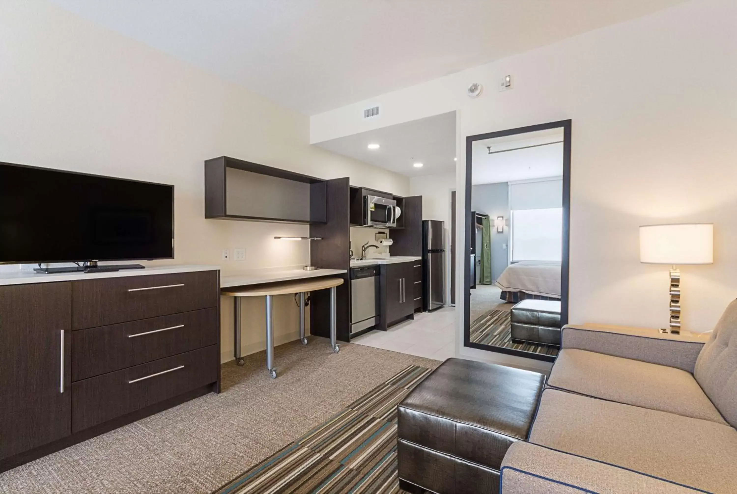 Bed, TV/Entertainment Center in Home2 Suites By Hilton Dallas Grand Prairie