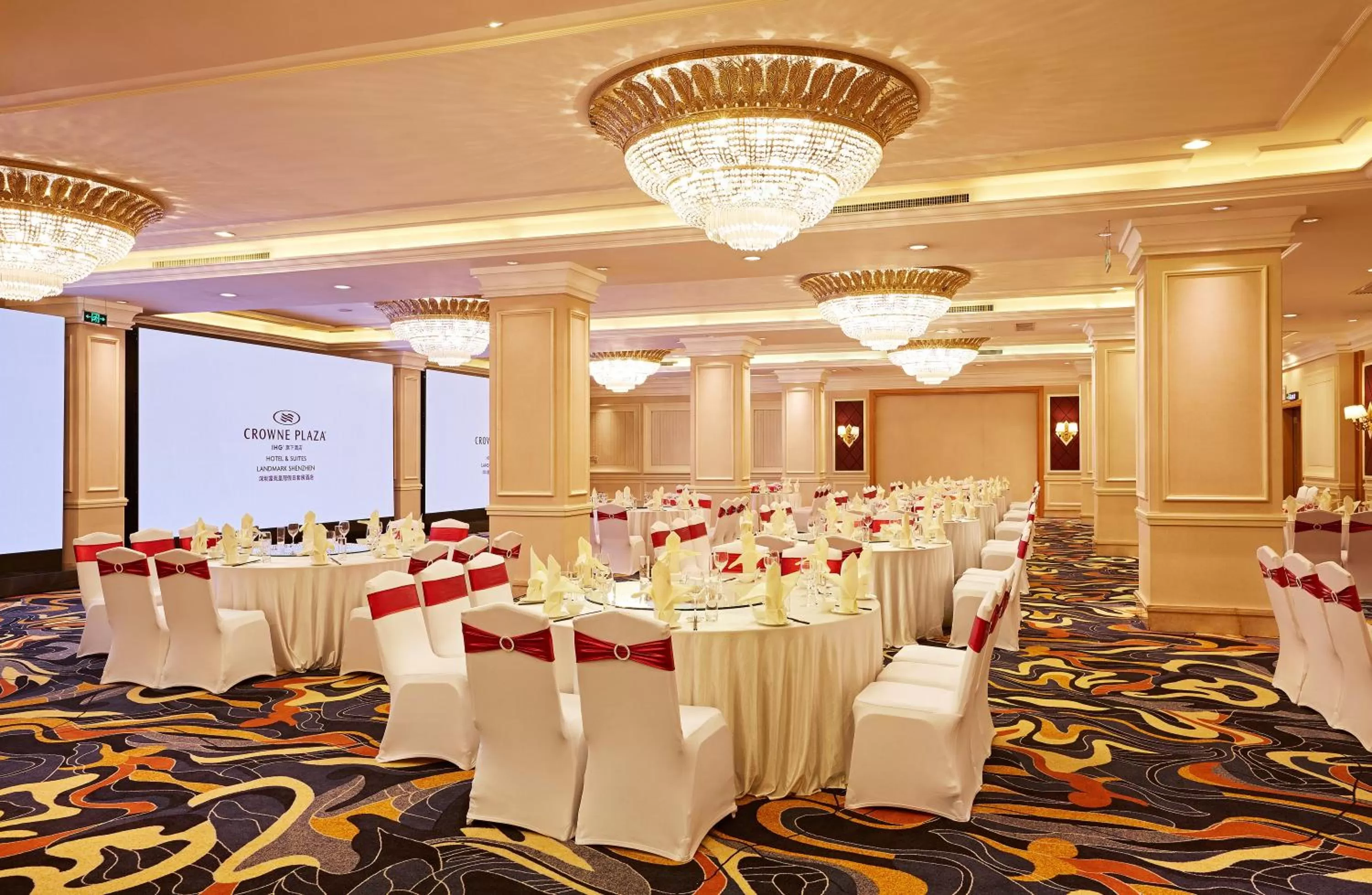 Banquet/Function facilities, Banquet Facilities in Crowne Plaza Hotel & Suites Landmark Shenzhen, an IHG Hotel - Nearby Luohu Border, Indoor heated swimming pool, Receive RMB100 SPA coupon upon check-in