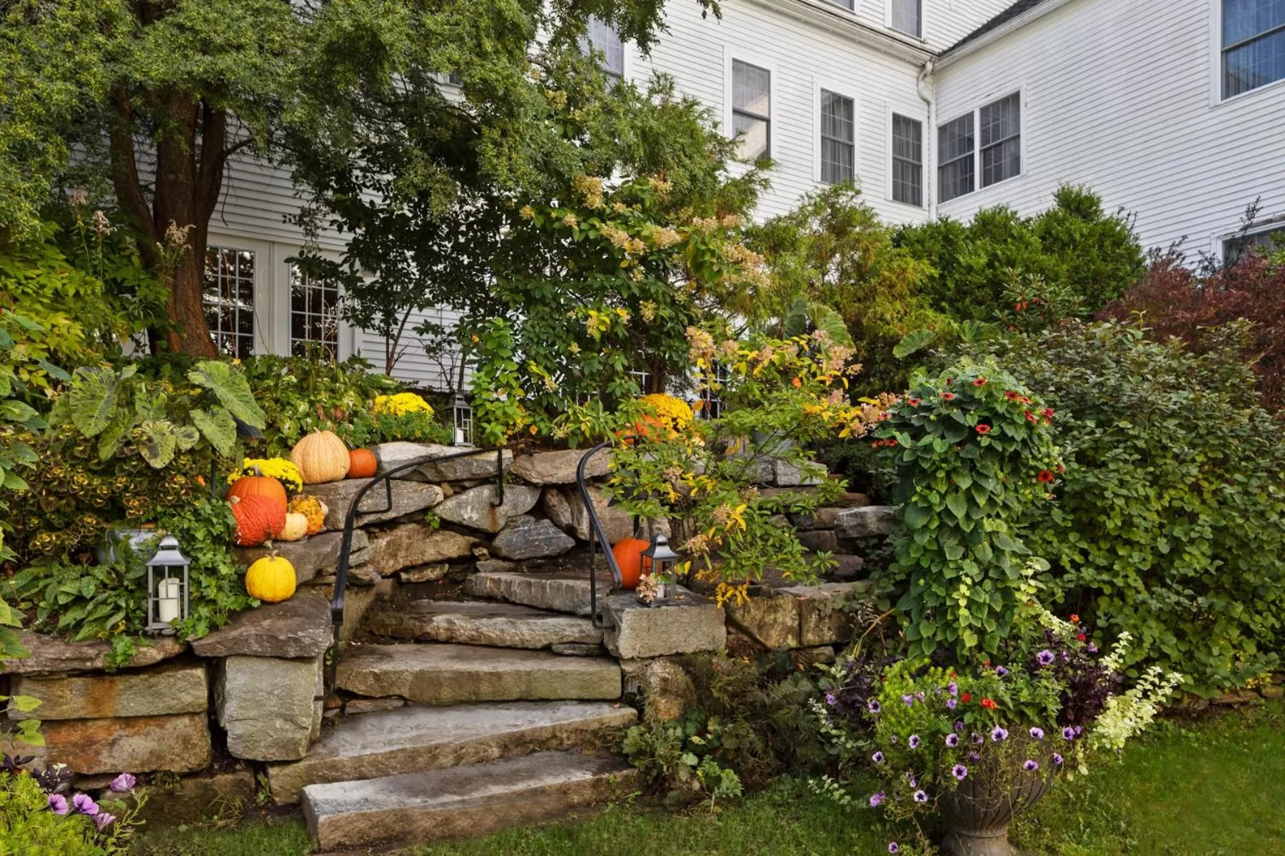 Garden in The Harraseeket Inn & Event House Freeport Downtown