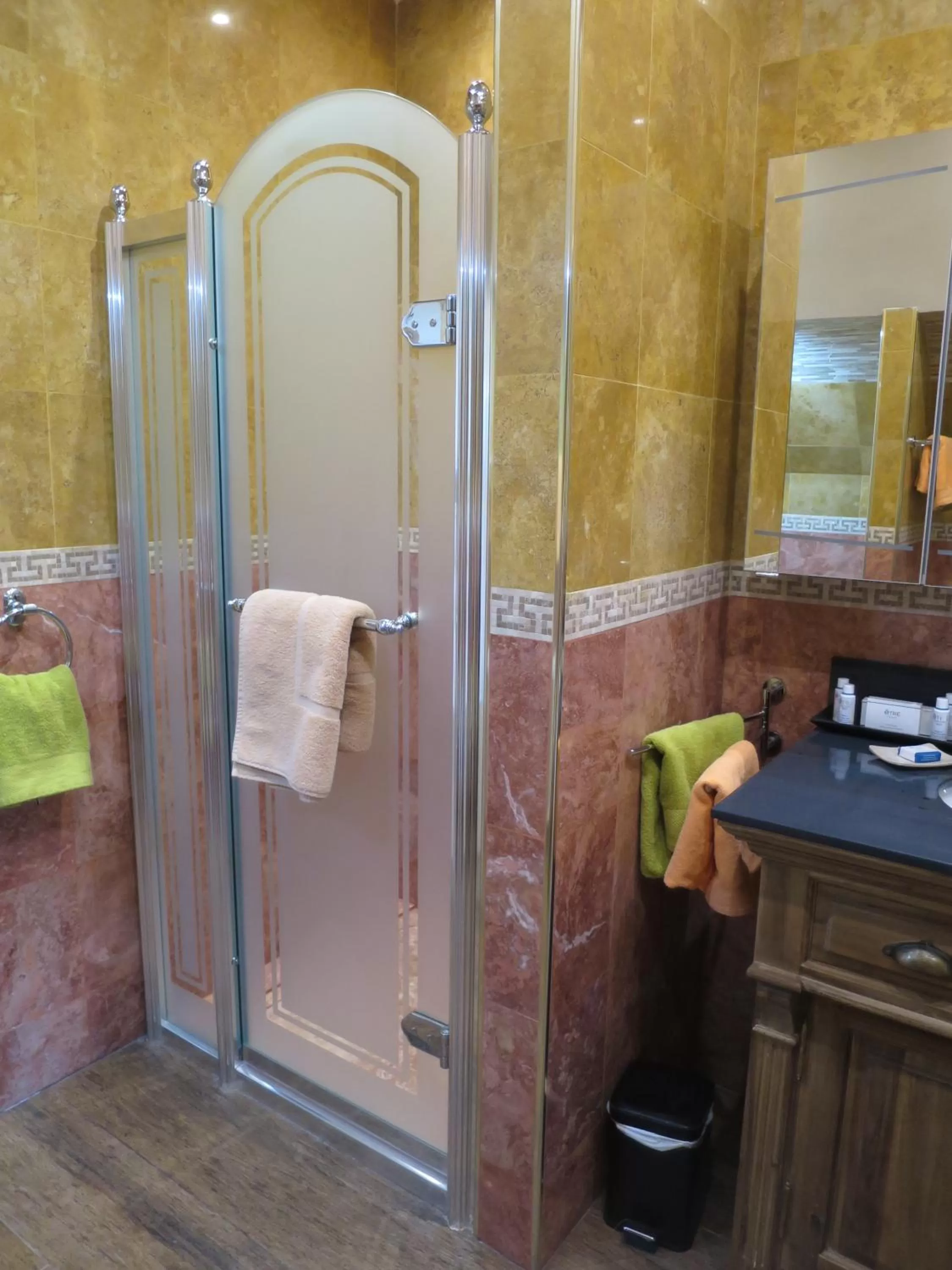 Shower, Bathroom in KerBlondel