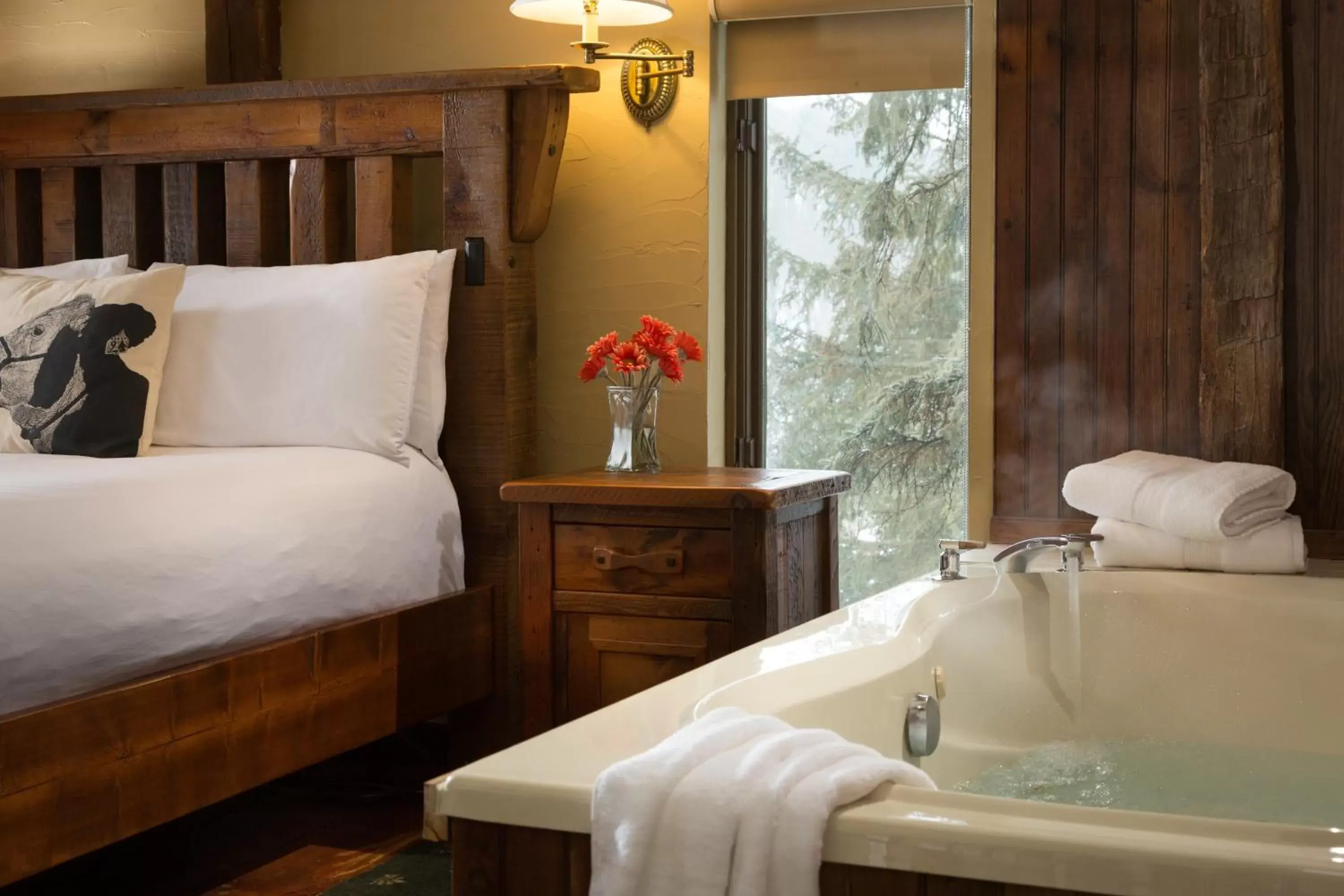 Day, Bed in Glasbern Country Inn Historic Hotels of America