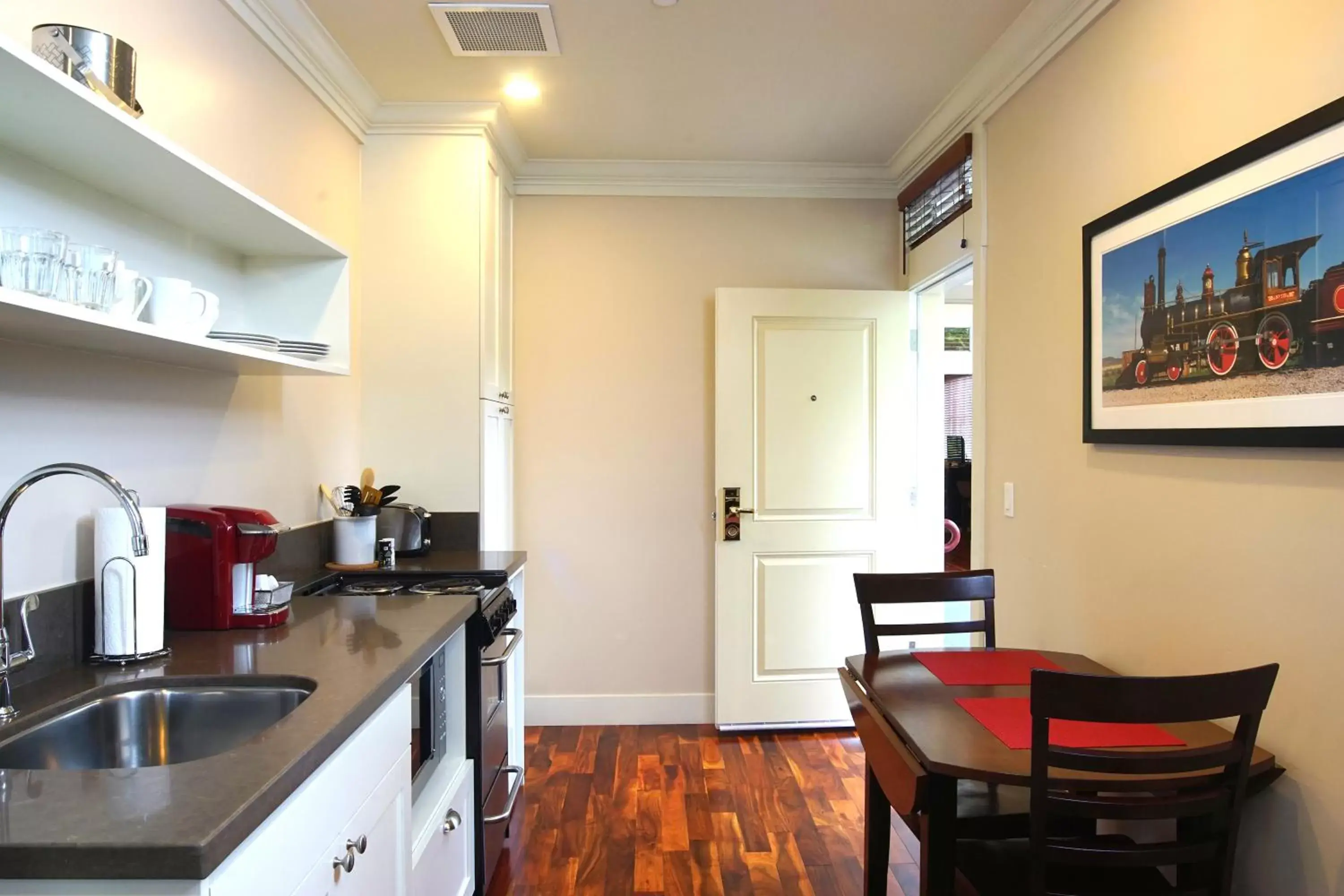 Kitchen/Kitchenette in Hotel Mac