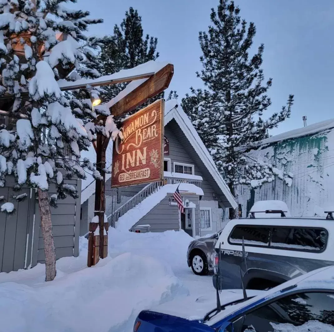 Property building, Winter in Cinnamon Bear Inn