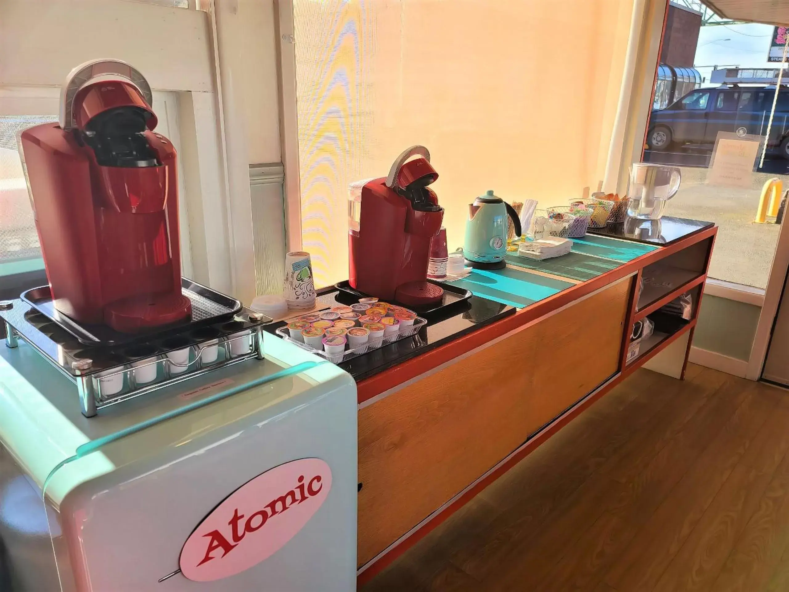 Coffee/tea facilities in Atomic Motel