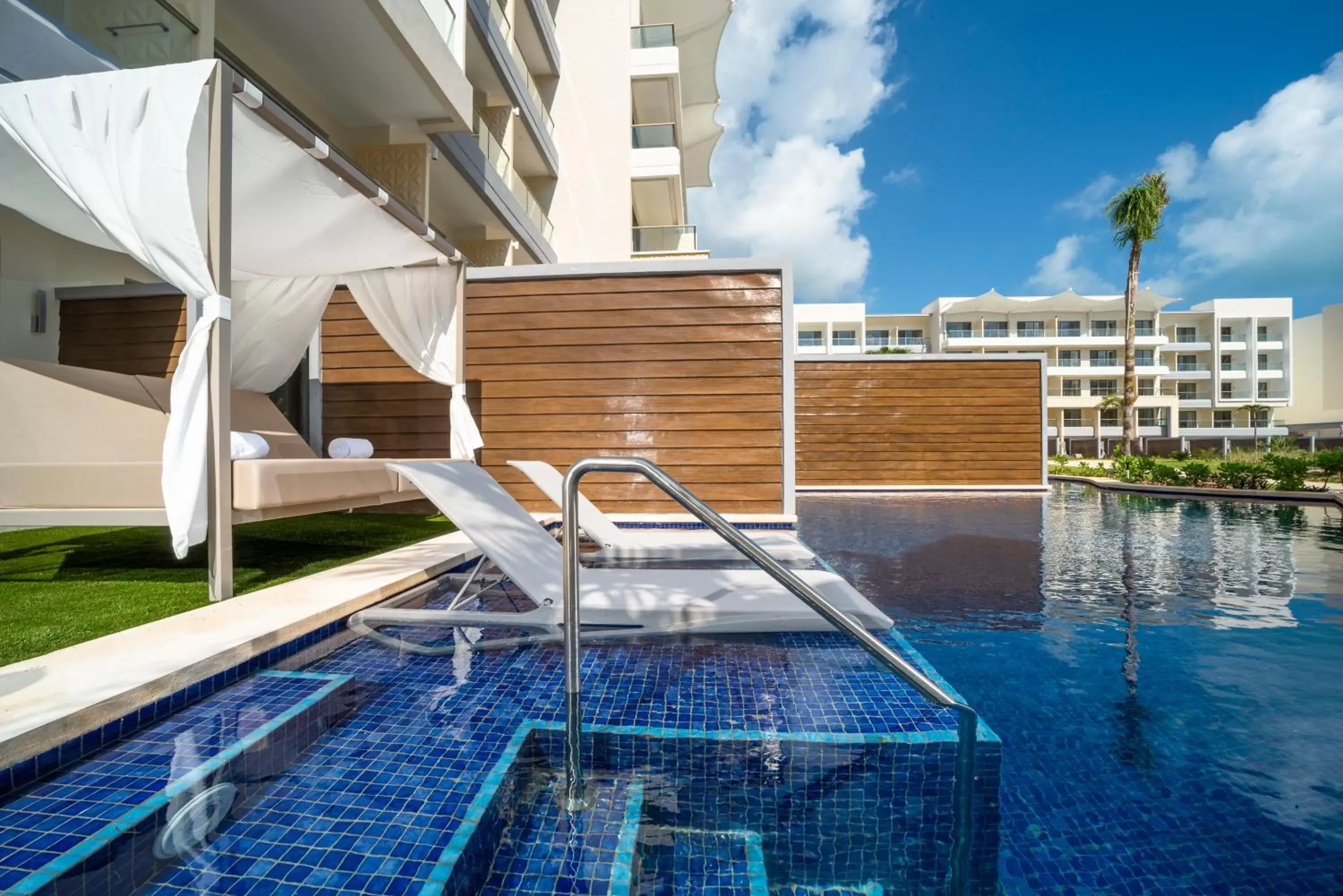 Swimming Pool in Planet Hollywood Cancun, An Autograph Collection All-Inclusive Resort