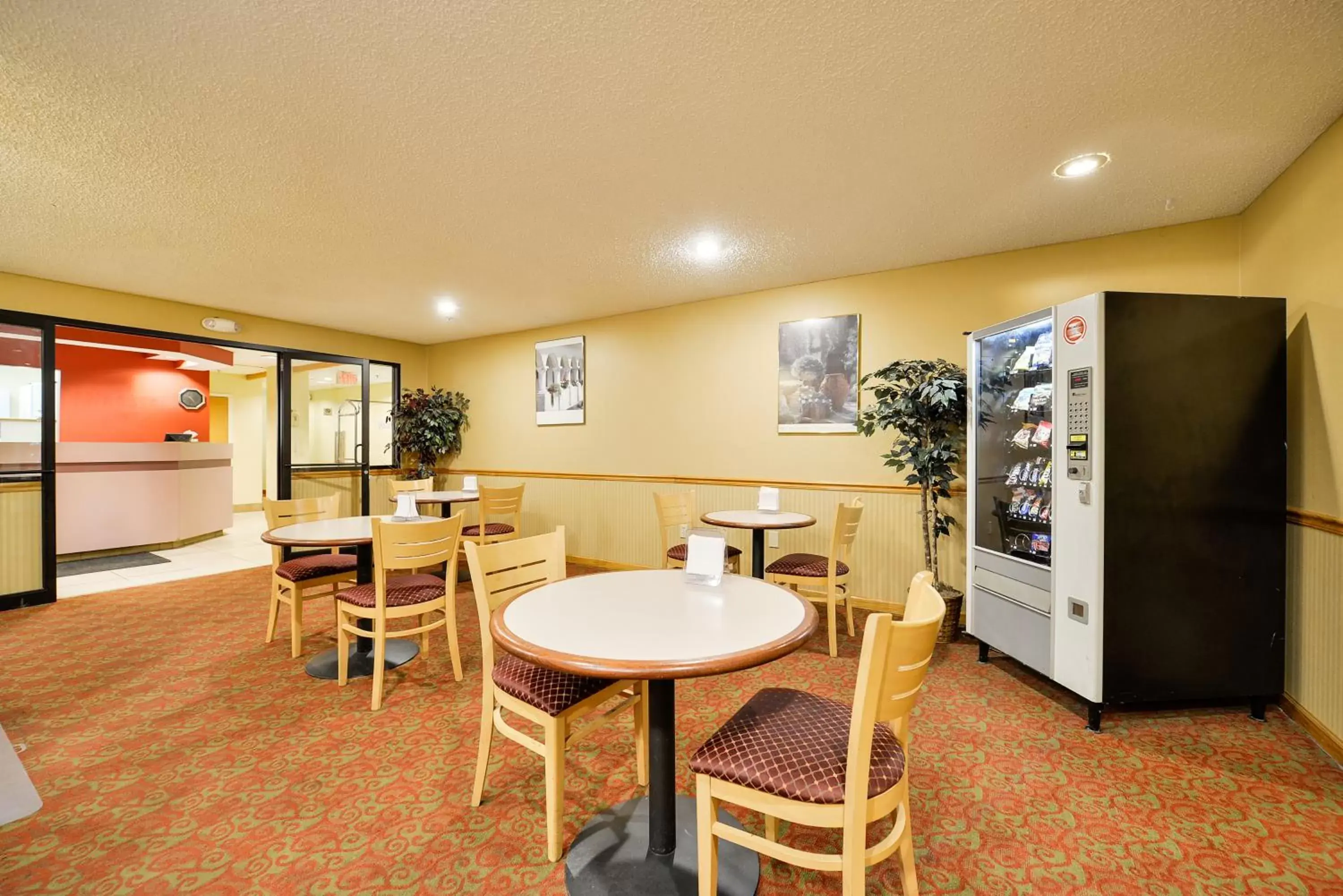 Restaurant/places to eat in Americas Best Value Inn - East Syracuse