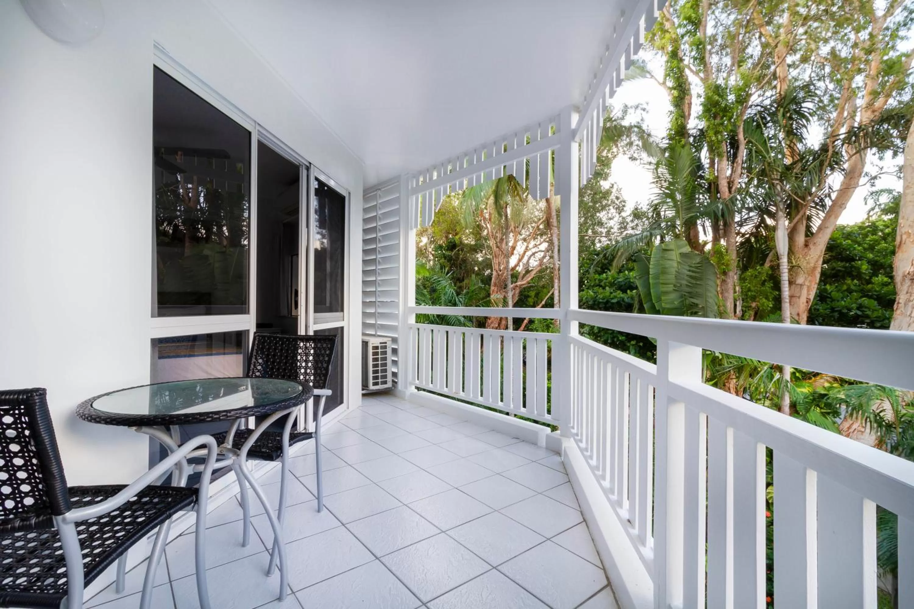 The White House Port Douglas