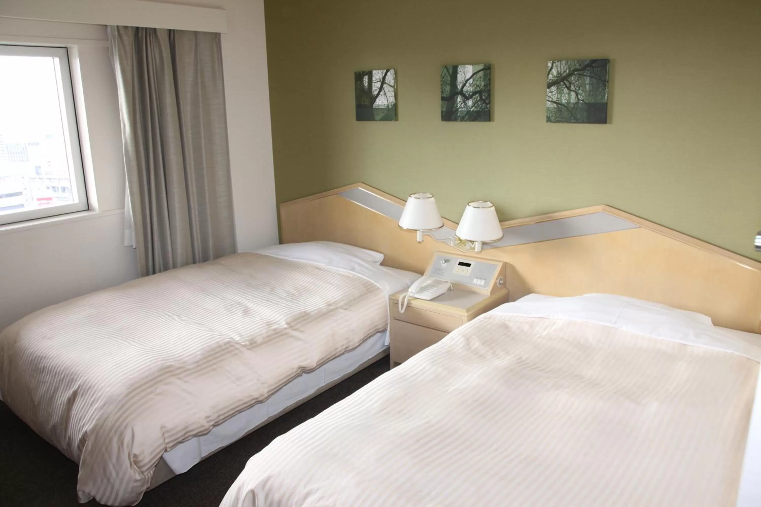 Bedroom, Bed in Shin Osaka Washington Hotel Plaza